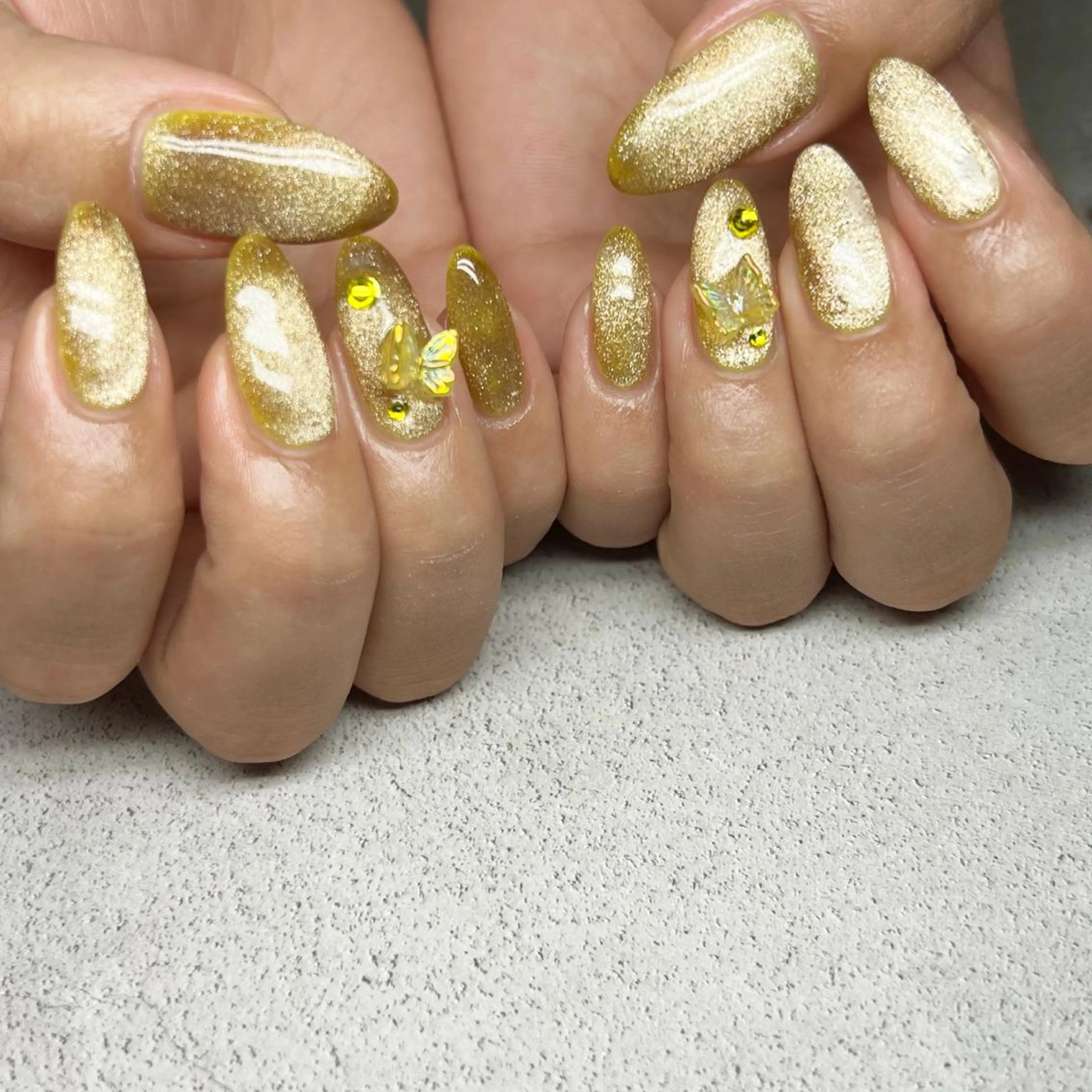 ネイル 黄色 ハンドネイル 𝐫𝐚𝐢 𝐧𝐚𝐢𝐥のネイルデザイン