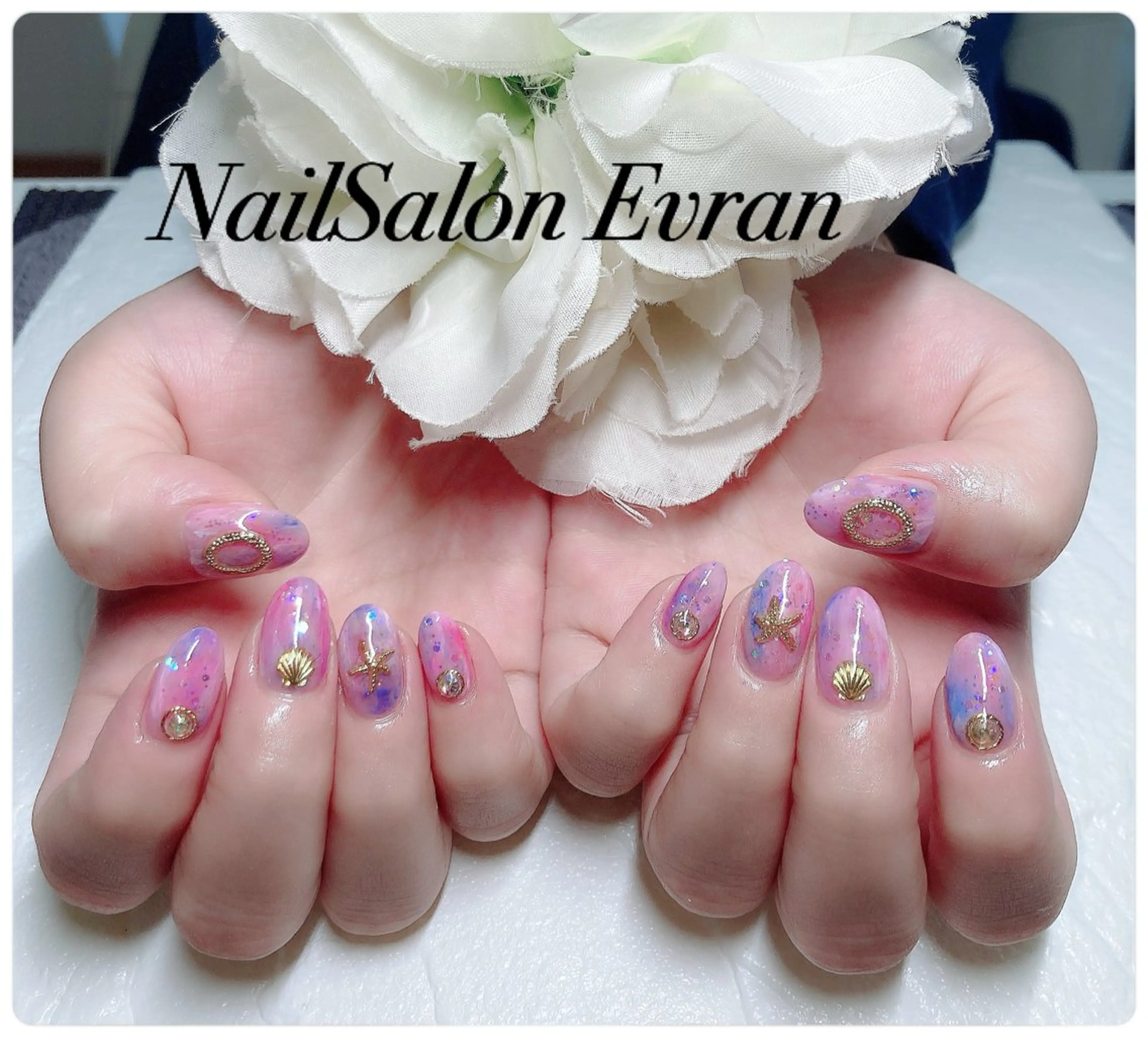 ネイル アートネイル フレンチネイル ジェルネイル マグネットネイル 持ち込み ハンドネイル Nail salon Evranのネイルデザイン