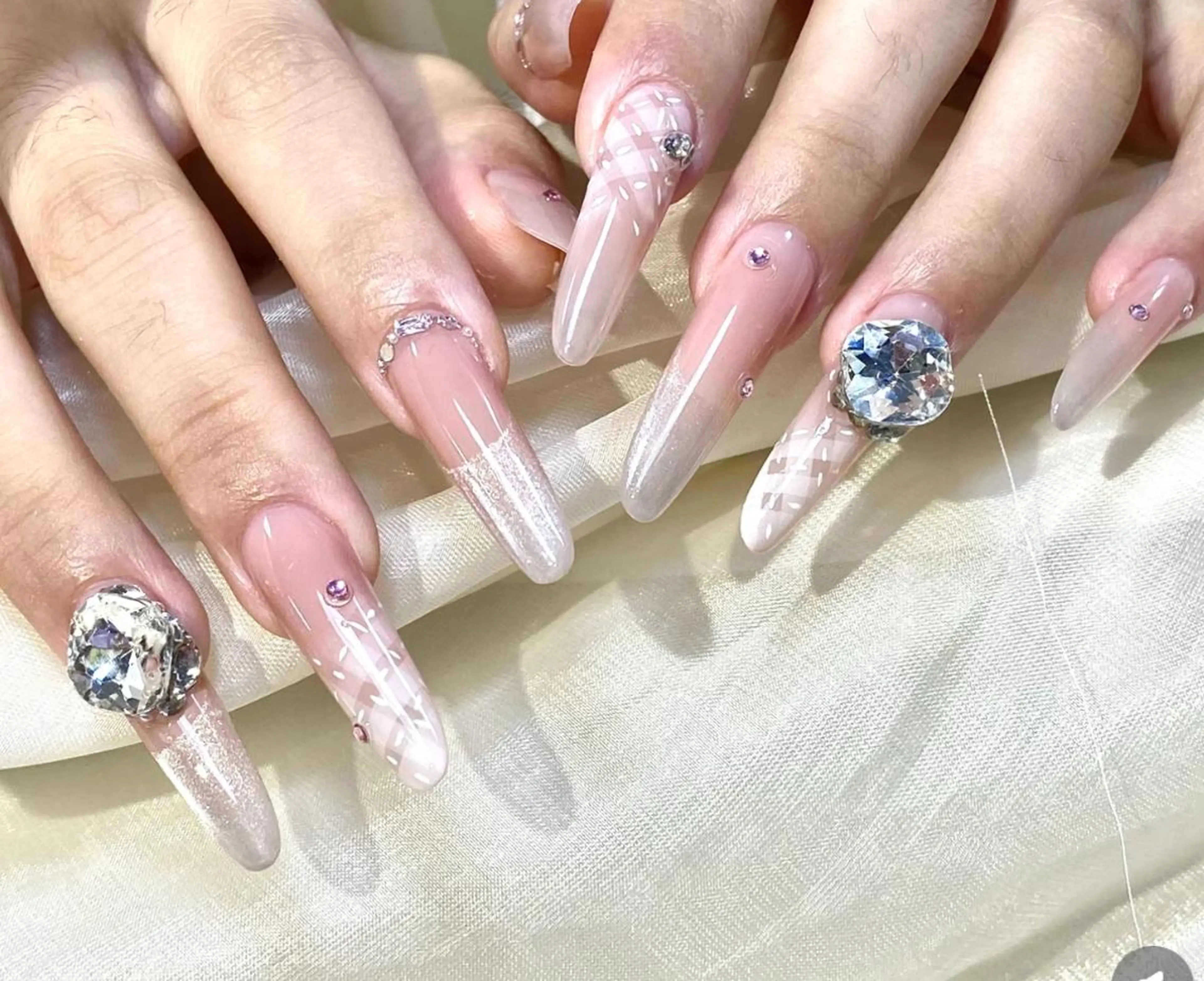 ネイル ハンドネイル 🍑 momo_nailのネイルデザイン