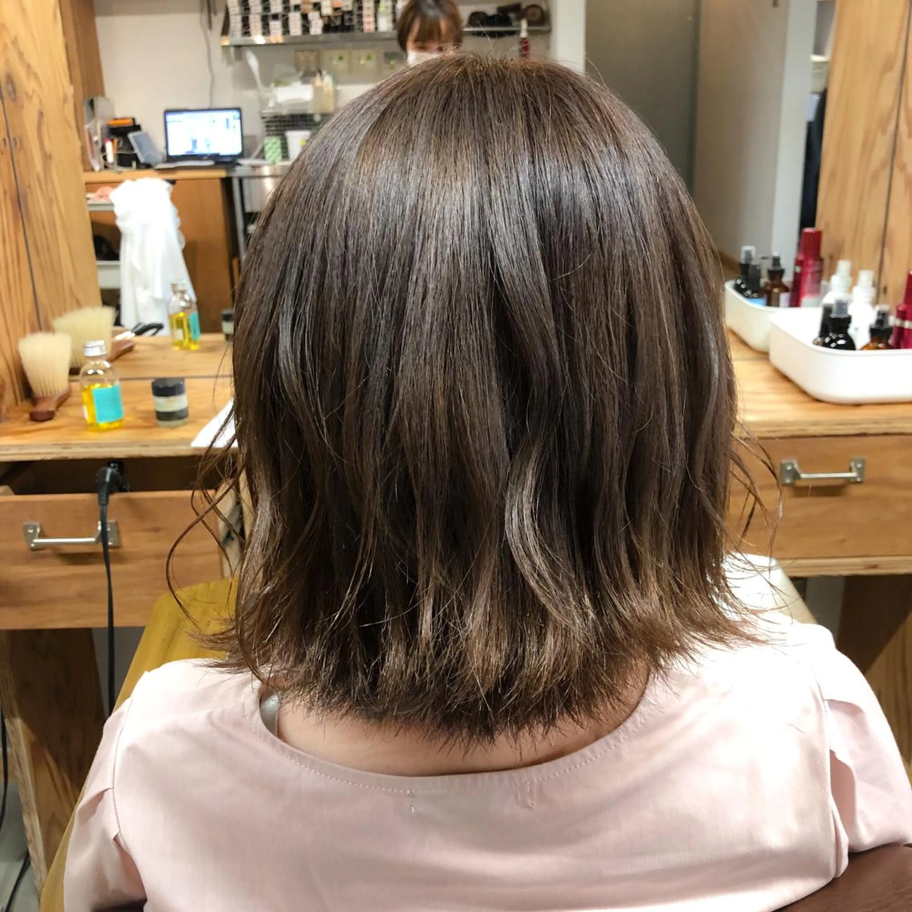 ミディアム カラー パーマ ヘアアレンジ マツエク・マツパ グレージュ entality所属・暖色ボブ 🍊rikakoのヘアスタイル