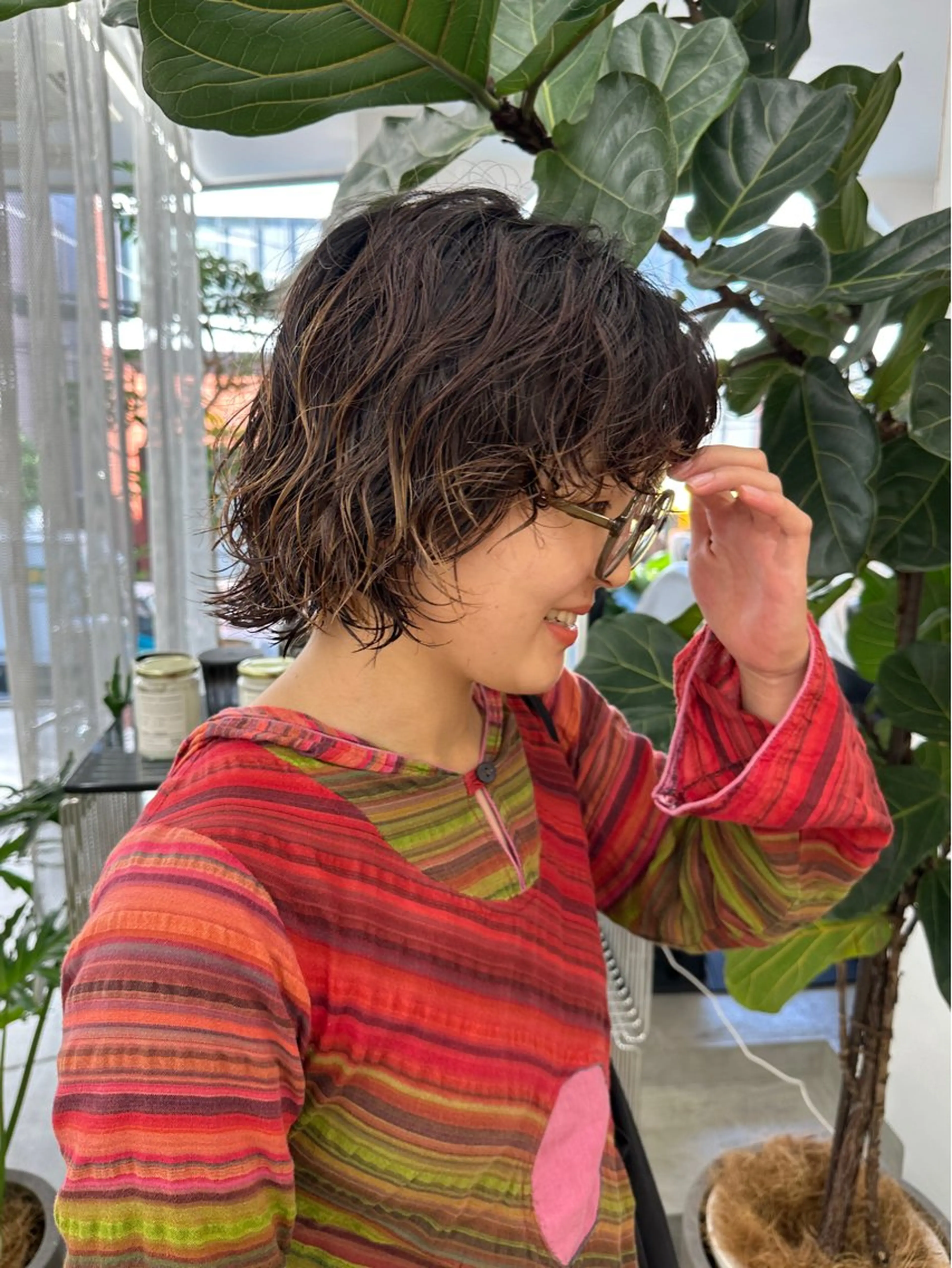 ショート カラー パーマ ブリーチ カット パーマ トリートメント ボブ/レイヤー/ケア パーマ/透明感カラーのヘアスタイル