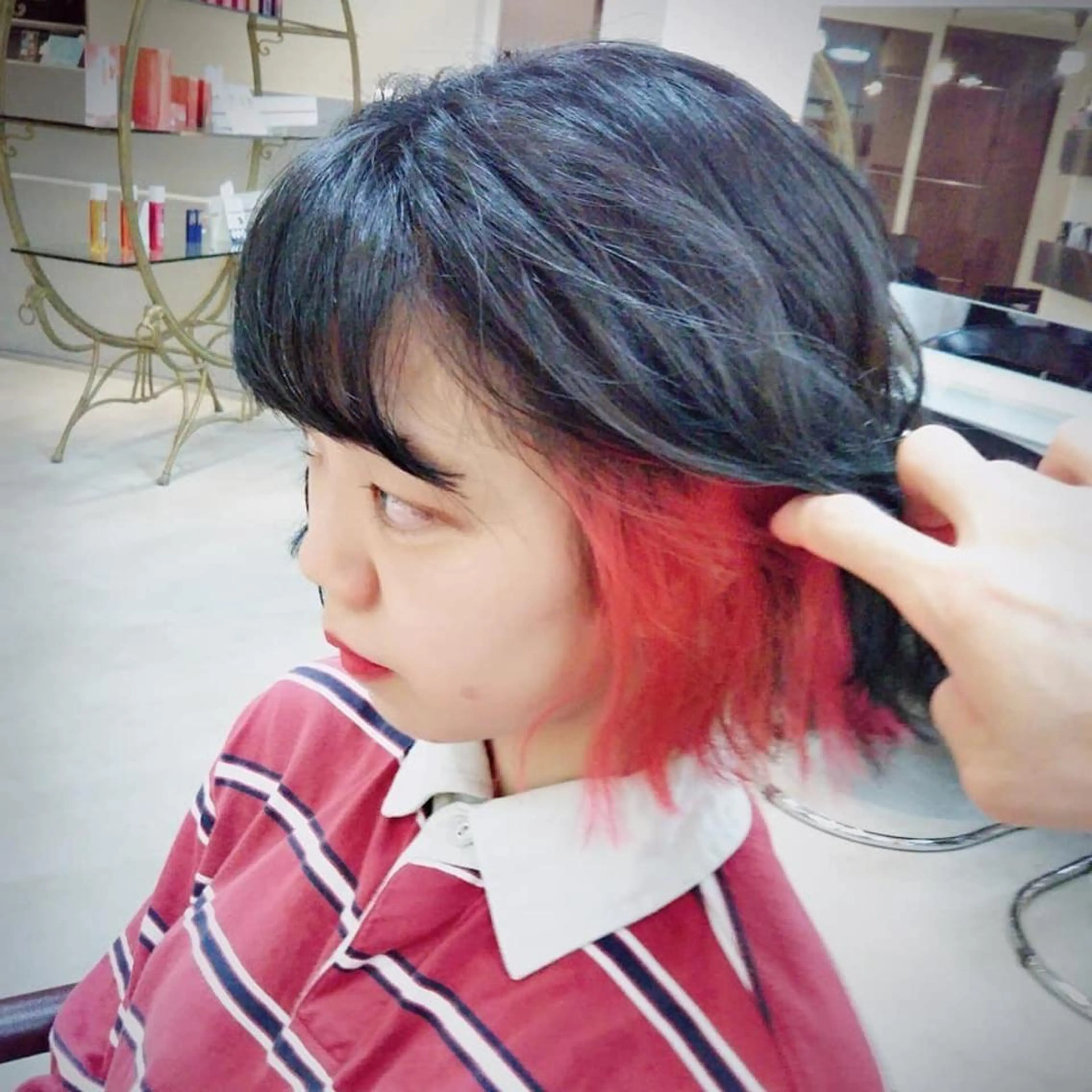 ショート カラー インナーカラー 艶髪サラサラカラー 🌈前原健吾のヘアスタイル