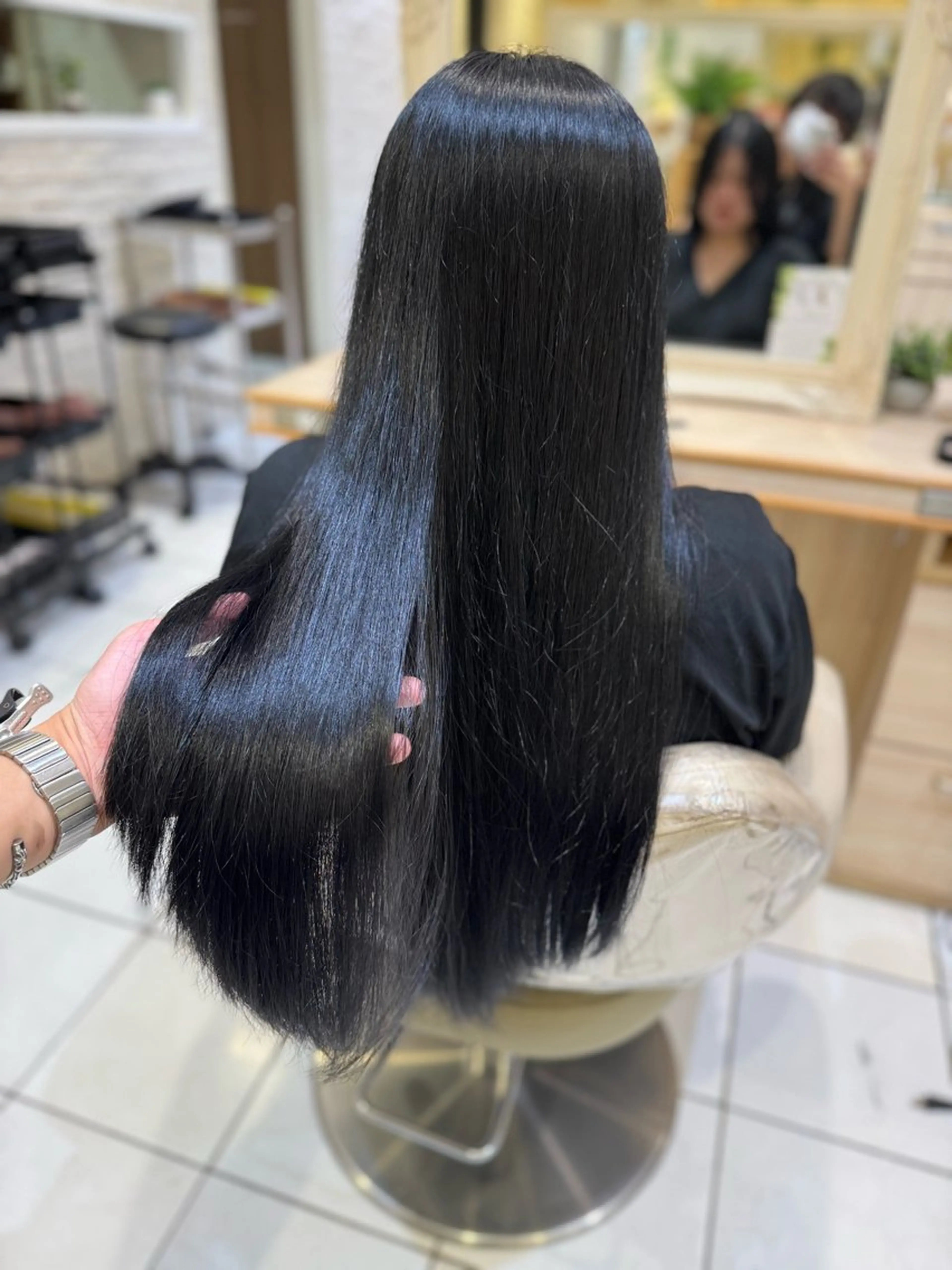 ロング カット ヘアカラー トリートメント ハイトーンカラー 髪質改善カラーノトのヘアスタイル
