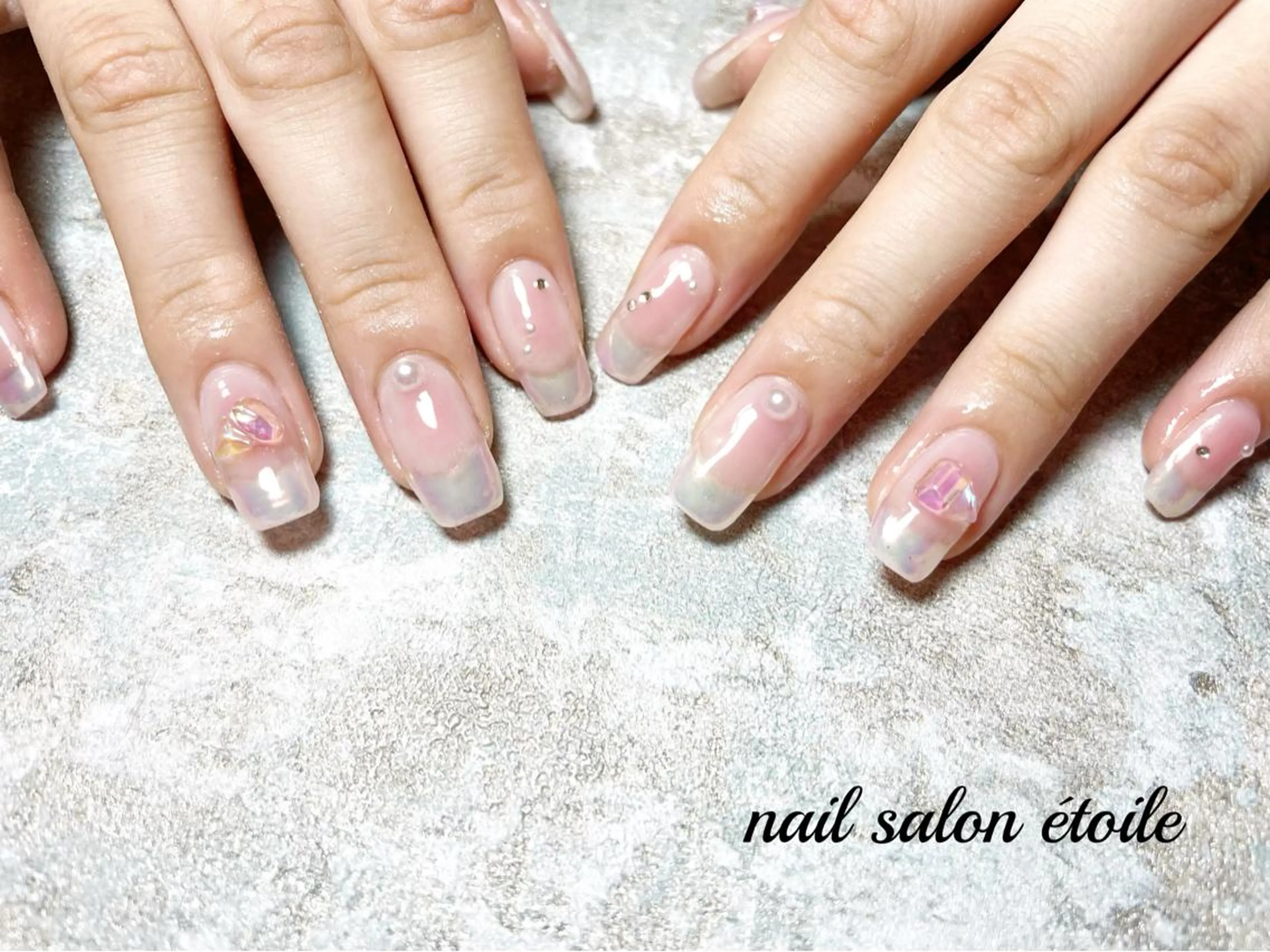 ネイル オーロラネイル チークネイル フレンチネイル ピンク ストーンネイル ハンドネイル nail salon étoileのネイルデザイン