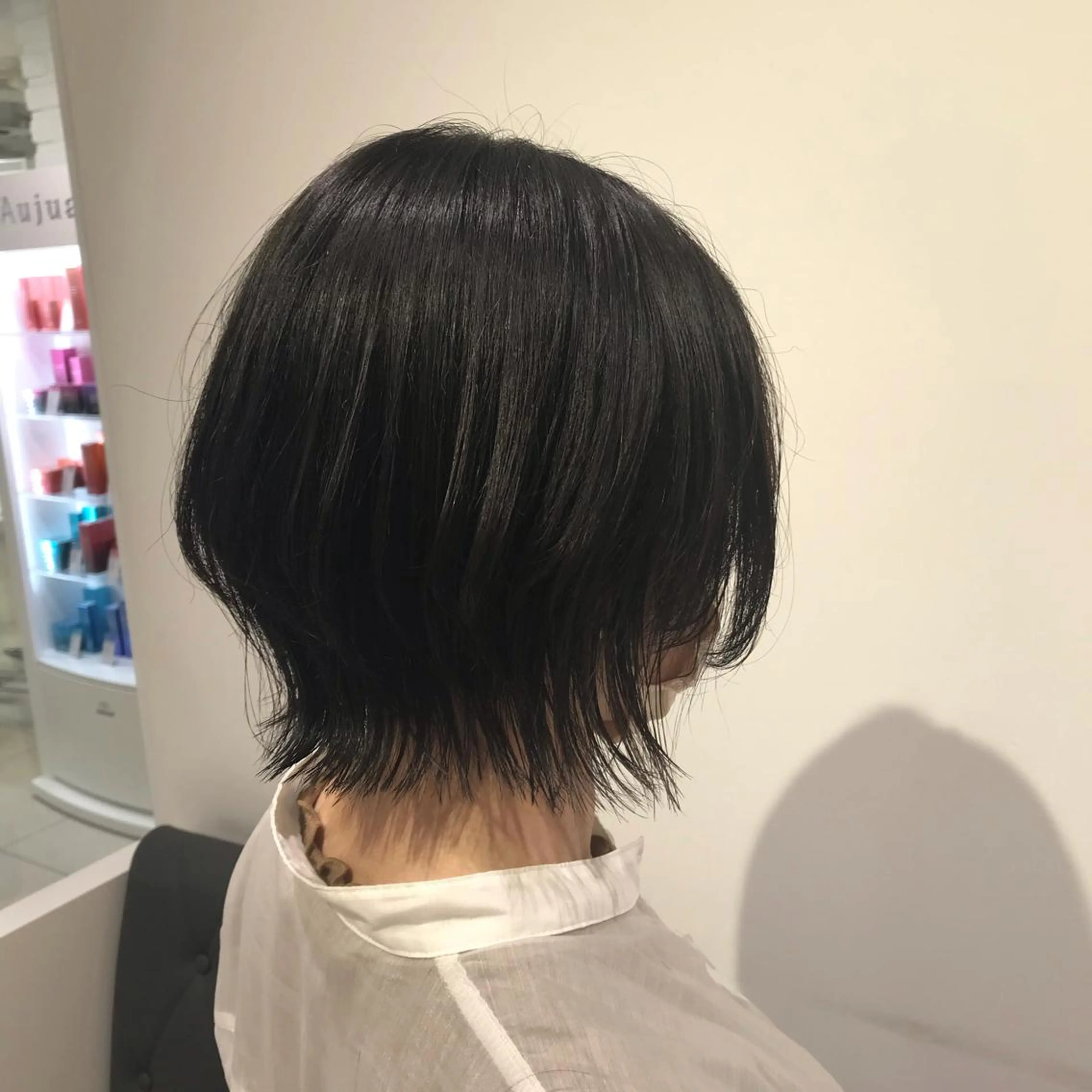 ミディアム ボブ くびれヘア レイヤーカット 外ハネヘア カット トリートメント 暖色カラー🌹 中山由梨のヘアスタイル