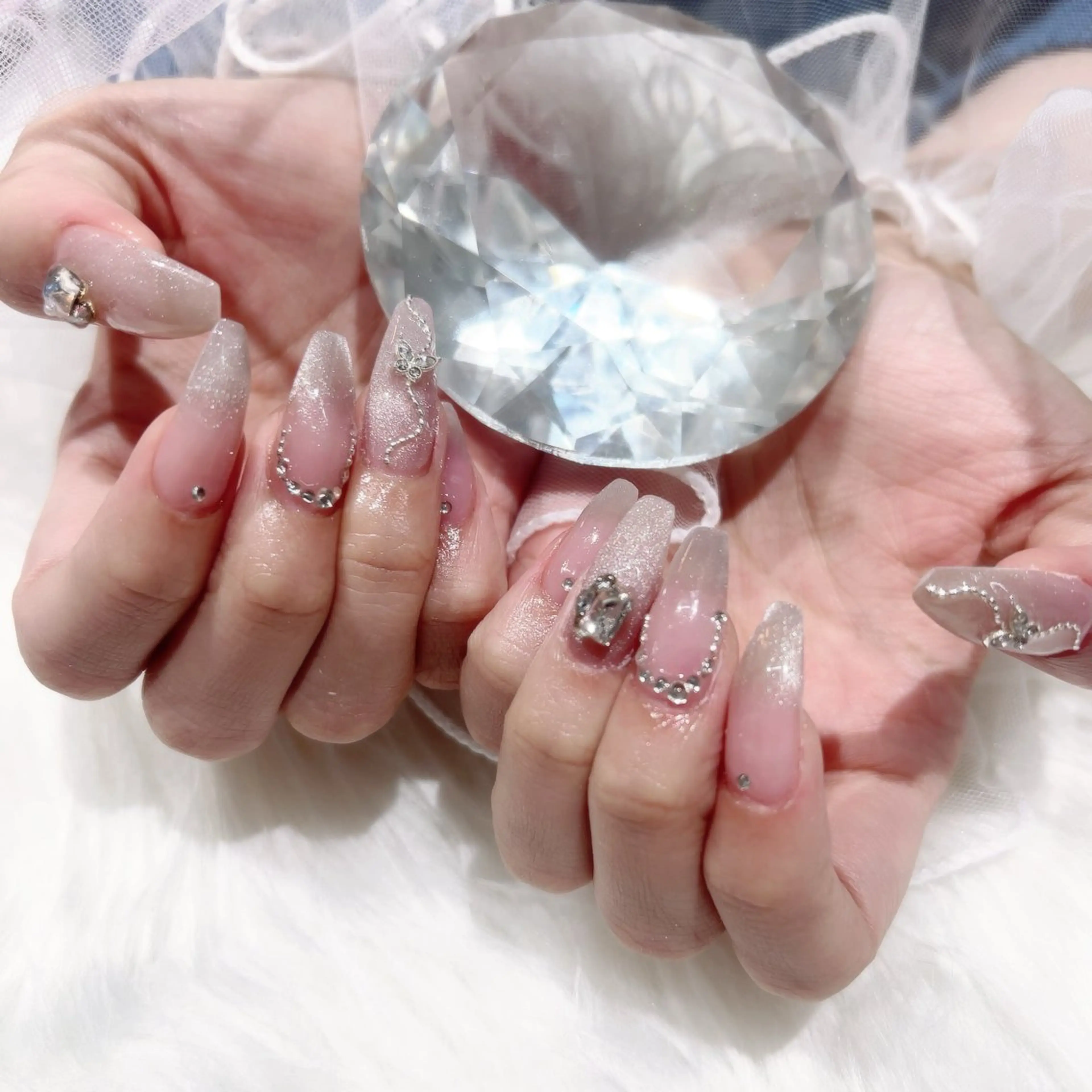 ネイル Rola所属・⟡˖· まゆり꙳⟡のネイルデザイン