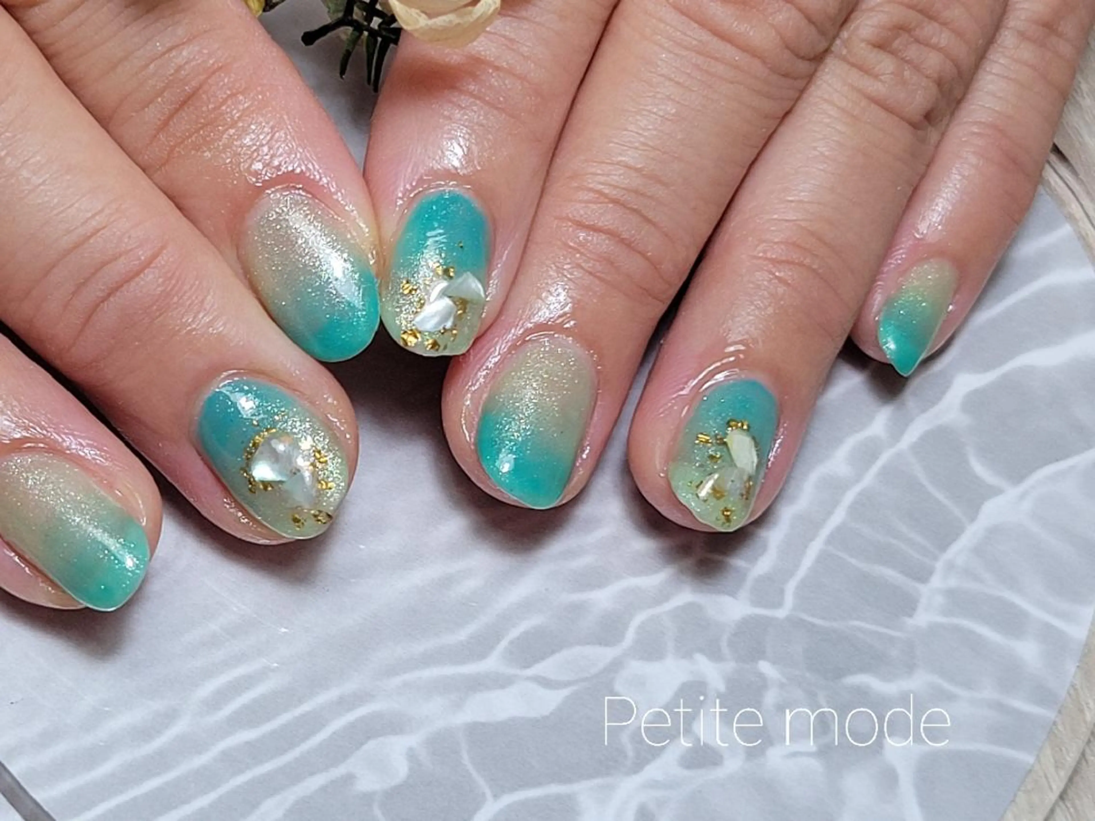 ネイル グラデーション nailsalon petitemodeのネイルデザイン