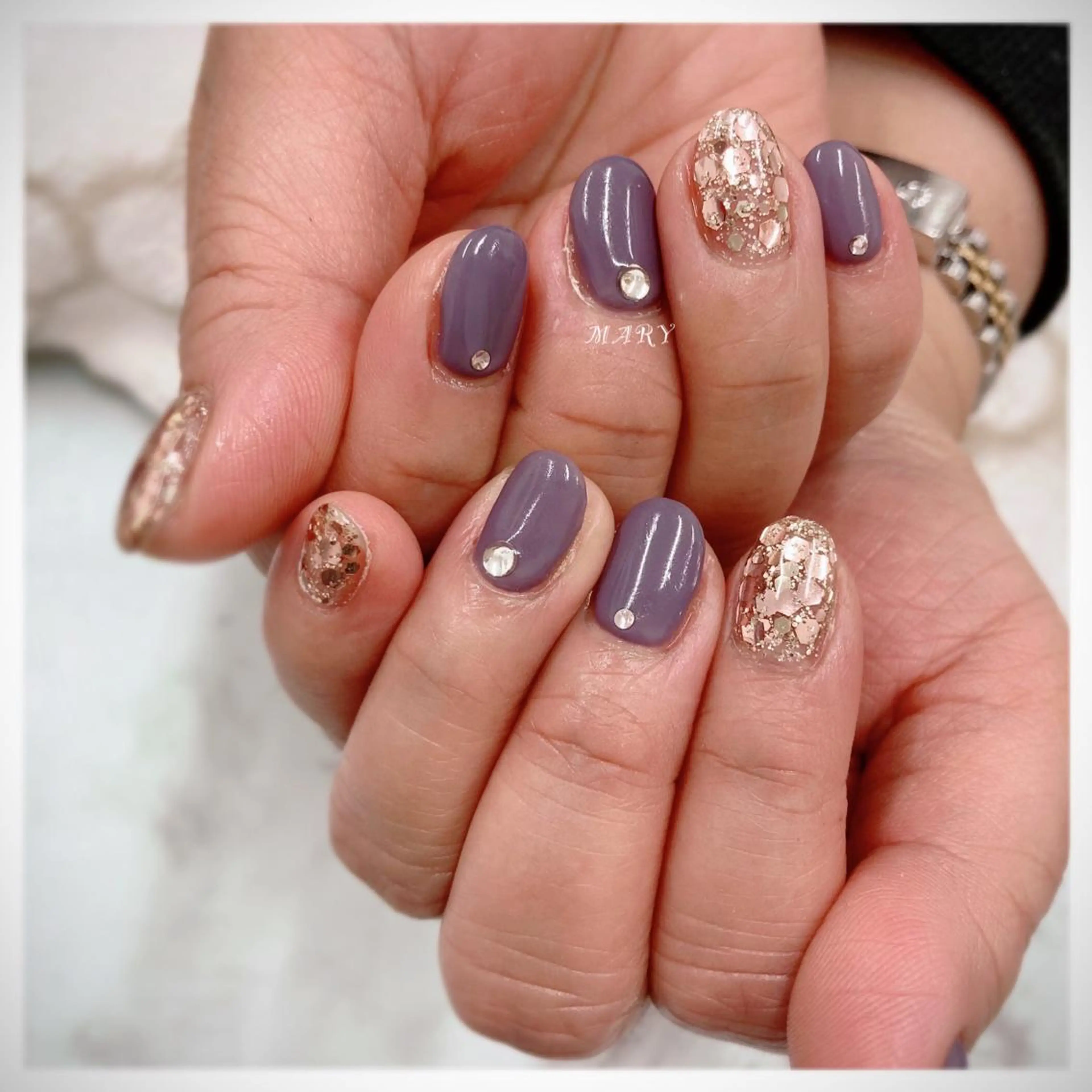 ネイル キラキラネイル ラメ(グリッター) ニュアンスネイル ワンカラーネイル パープル ハンドネイル Mary nail所属・Mary nail .narumiのネイルデザイン
