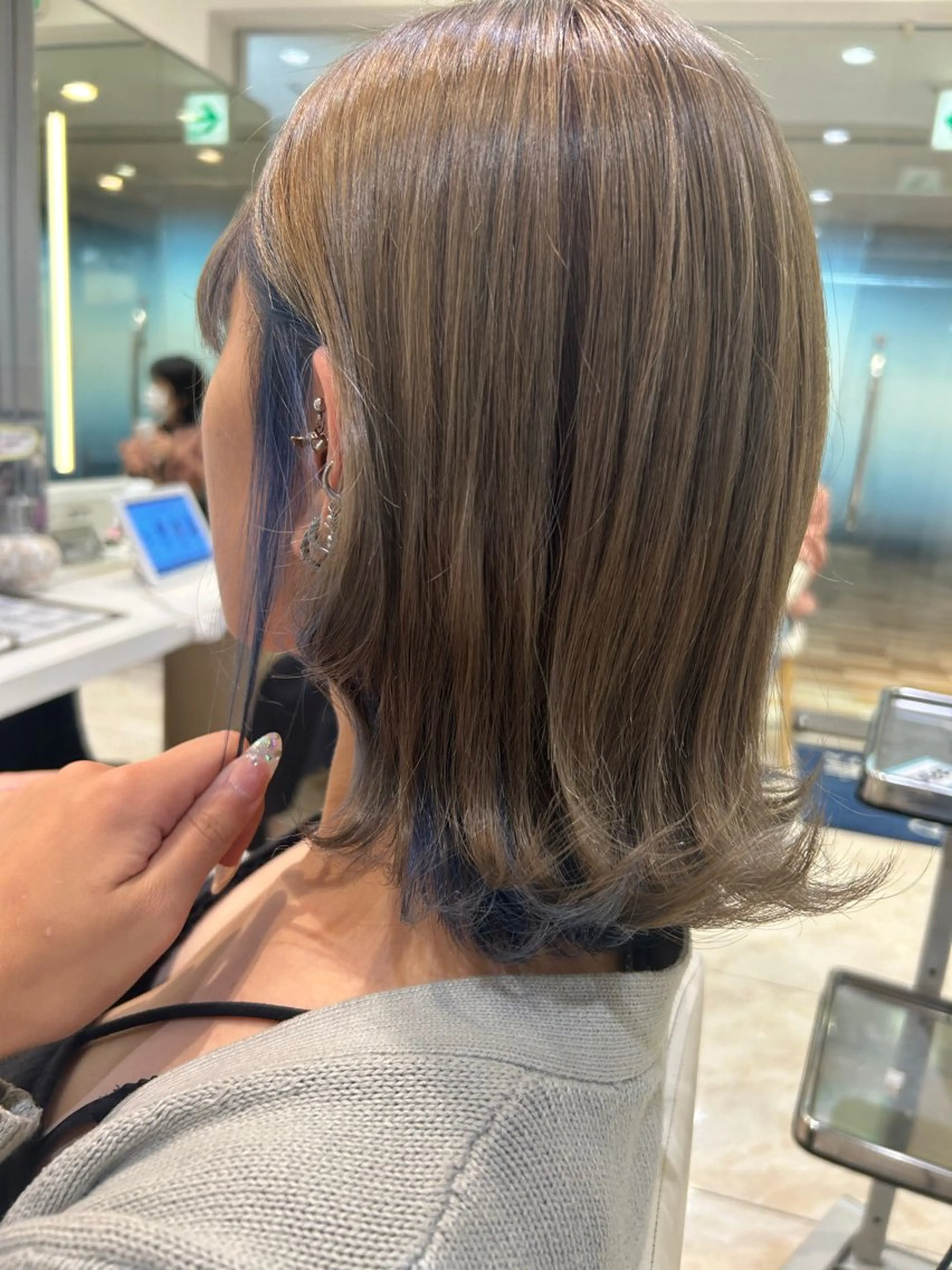 セミロング カラー ブルーカラー インナーカラー ヘアカラー はるか/ブリーチカラ ー/ヘアアレンジ🤍のヘアスタイル