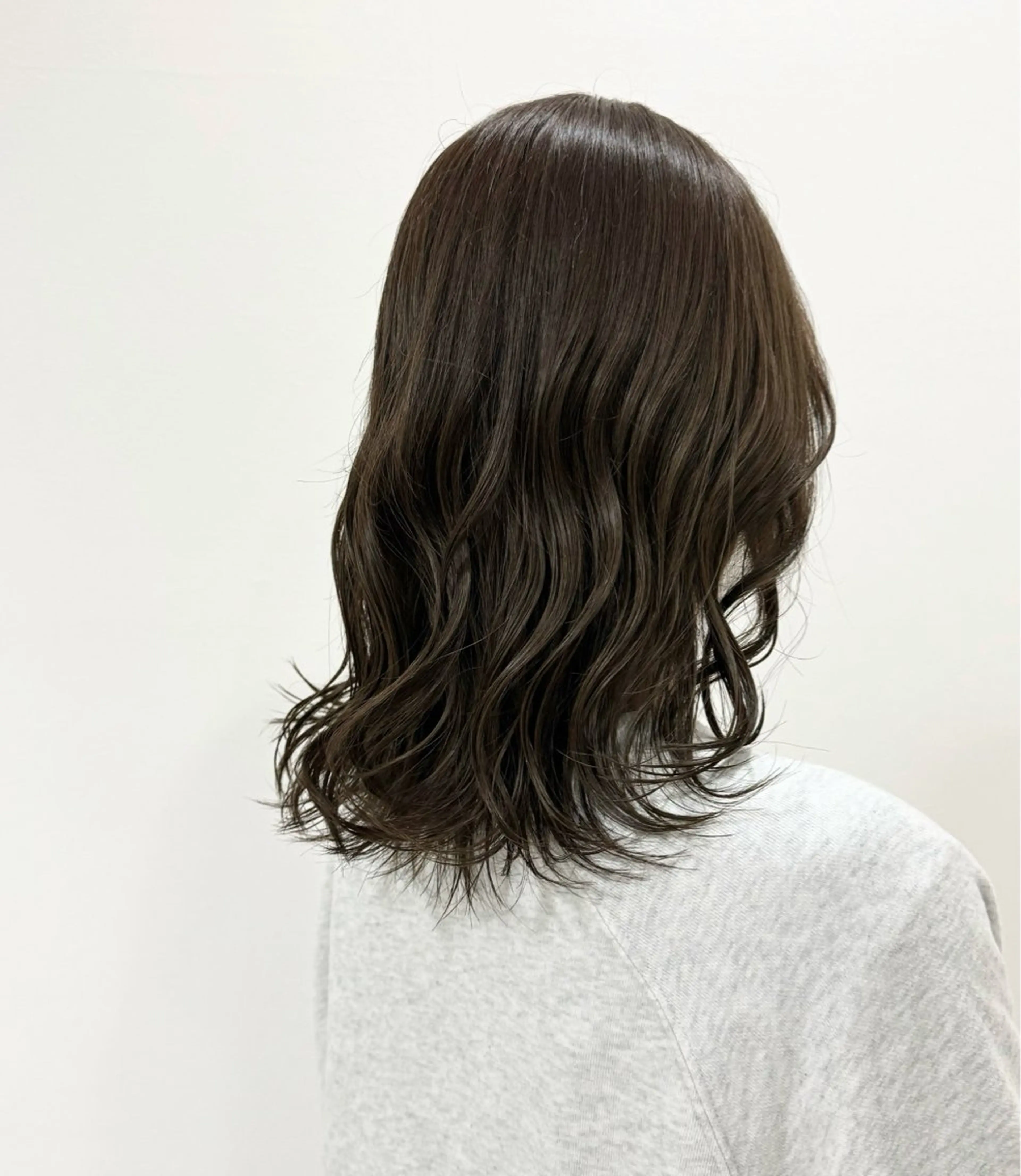 セミロング カラー ヘアアレンジ ヘアカラー 陰山 友咲のヘアスタイル