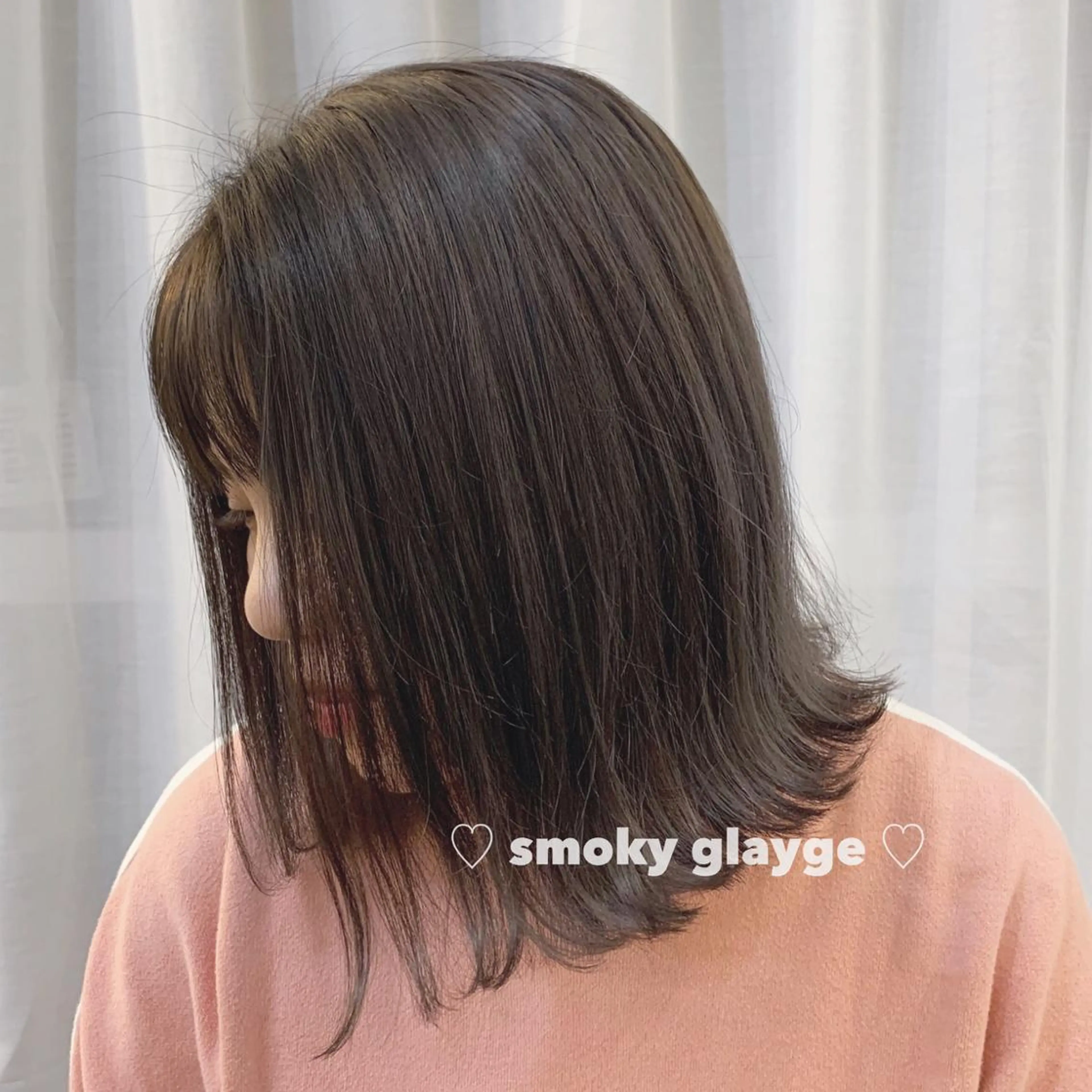 ミディアム ブリーチなしカラー レイヤーカットのヘアスタイル