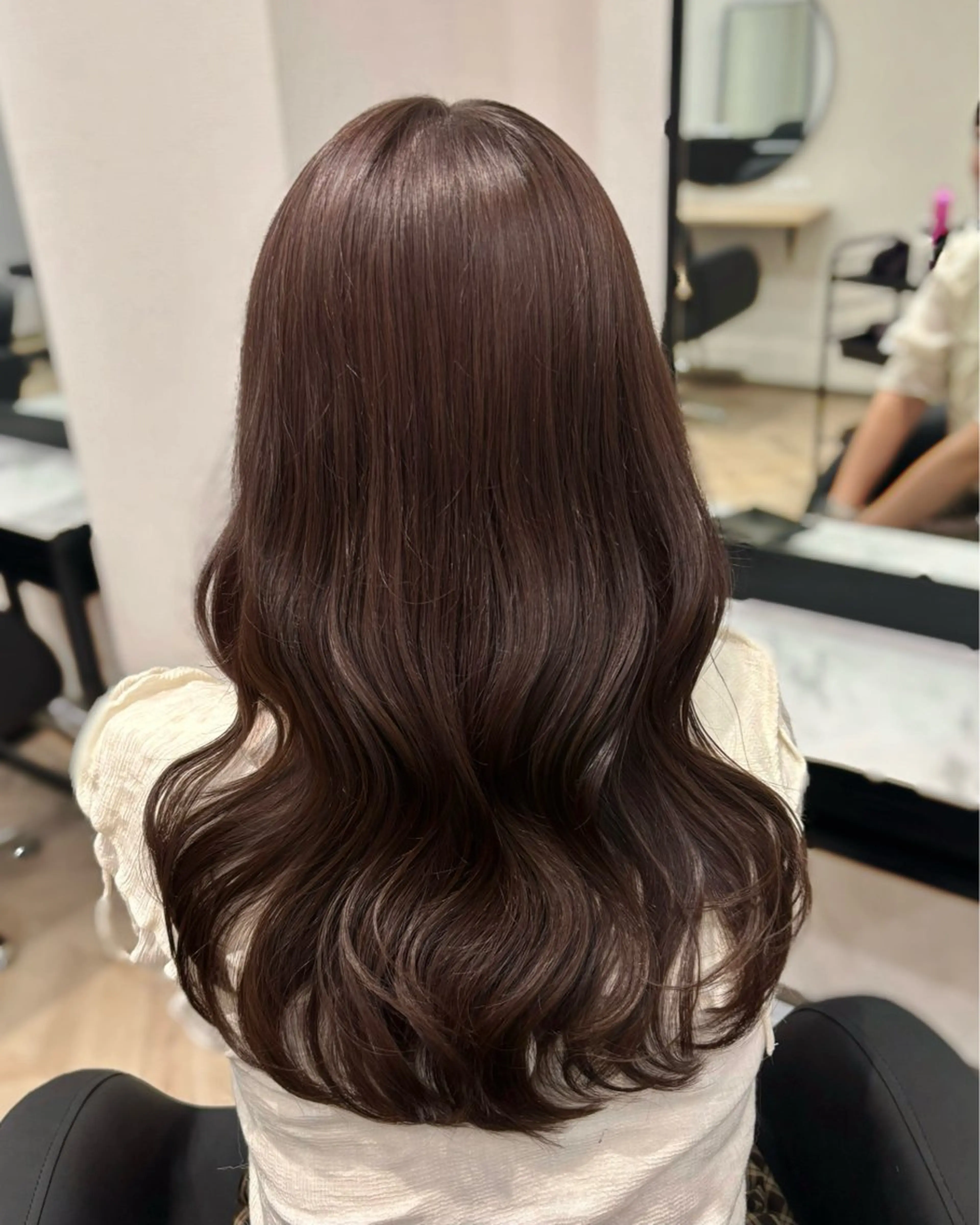 ロング カラー ブラウンカラー チョコレートブラウン カット ヘアカラー 𝒎𝒐𝒆🩰 名駅/ヘアメ/韓国風のヘアスタイル