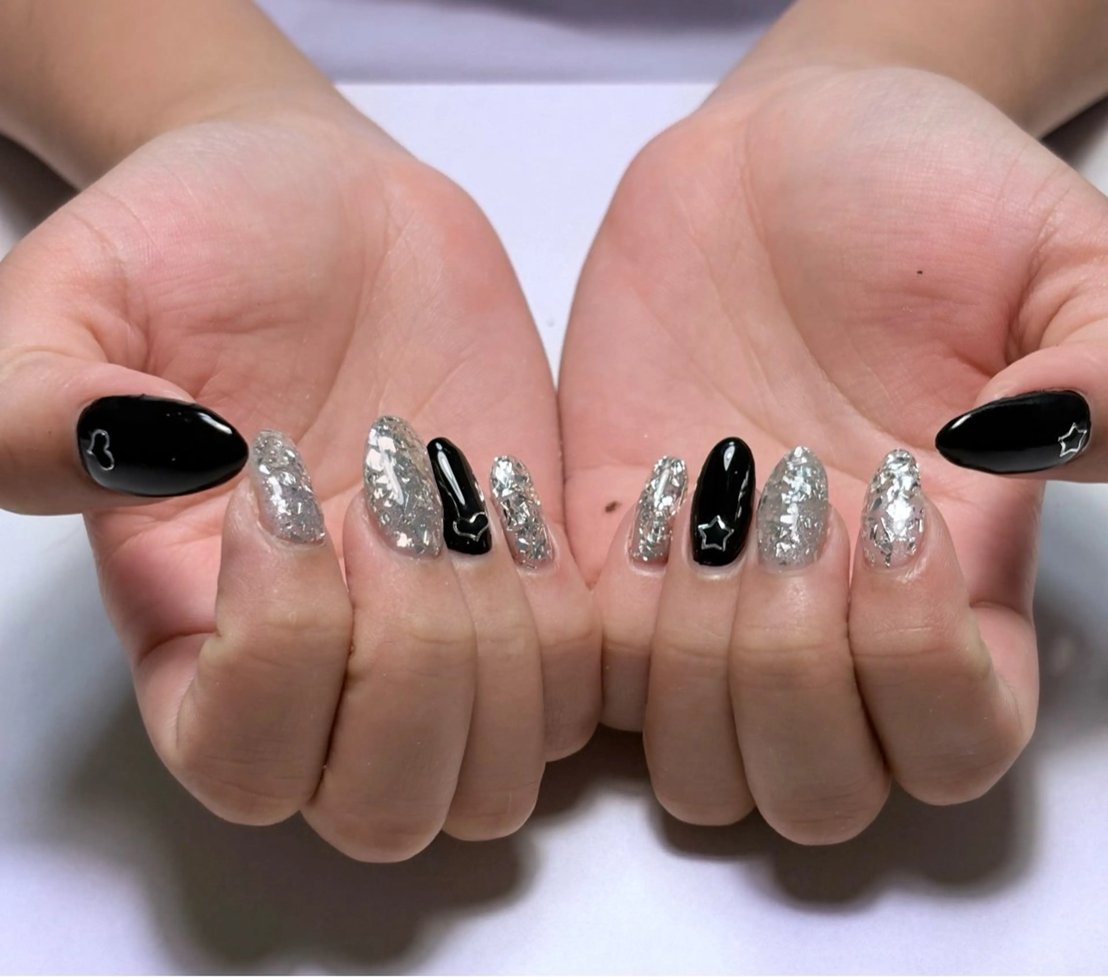 ハンドネイル ニュアンスから派手の写真