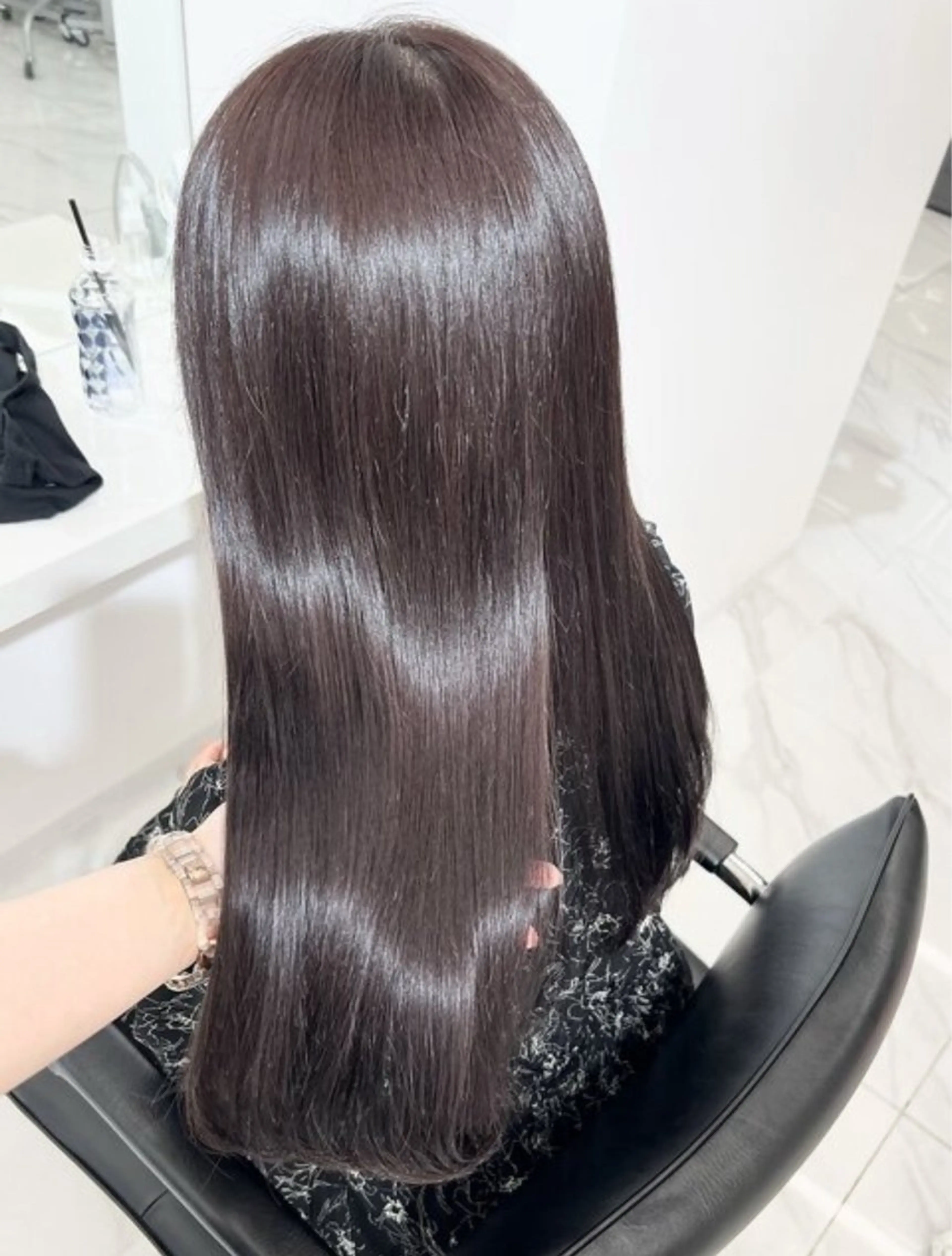 ［8月限定☀️］縮毛矯正ストレート＋2step艶トリートメント✨汗でうねらないツヤツヤストレートヘアが続く！🍉の写真