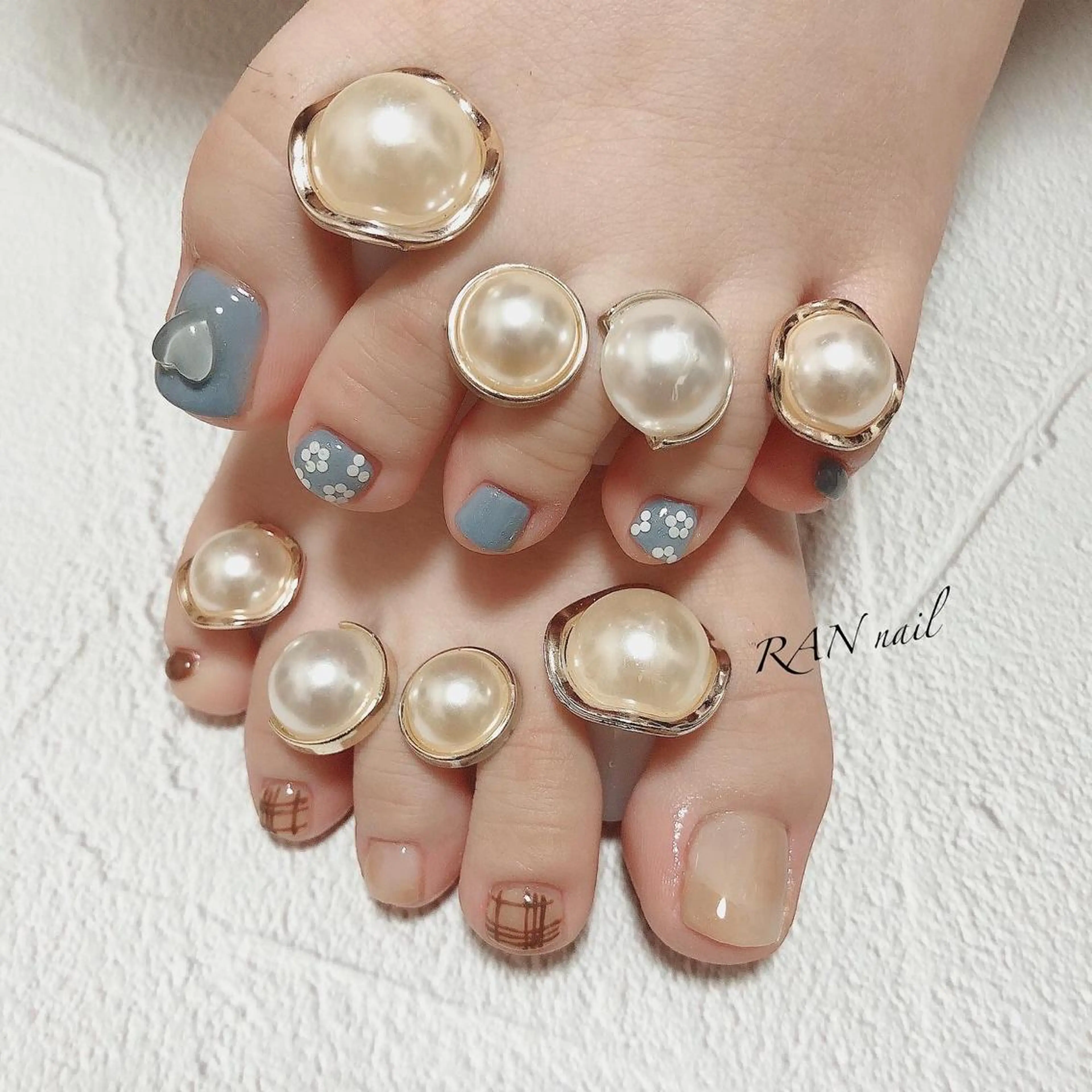 ネイル ブルー フラワーネイル フレンチネイル ジェルネイル ニュアンスネイル RAN nail 〜ランネイル〜所属・RAN nailのネイルデザイン