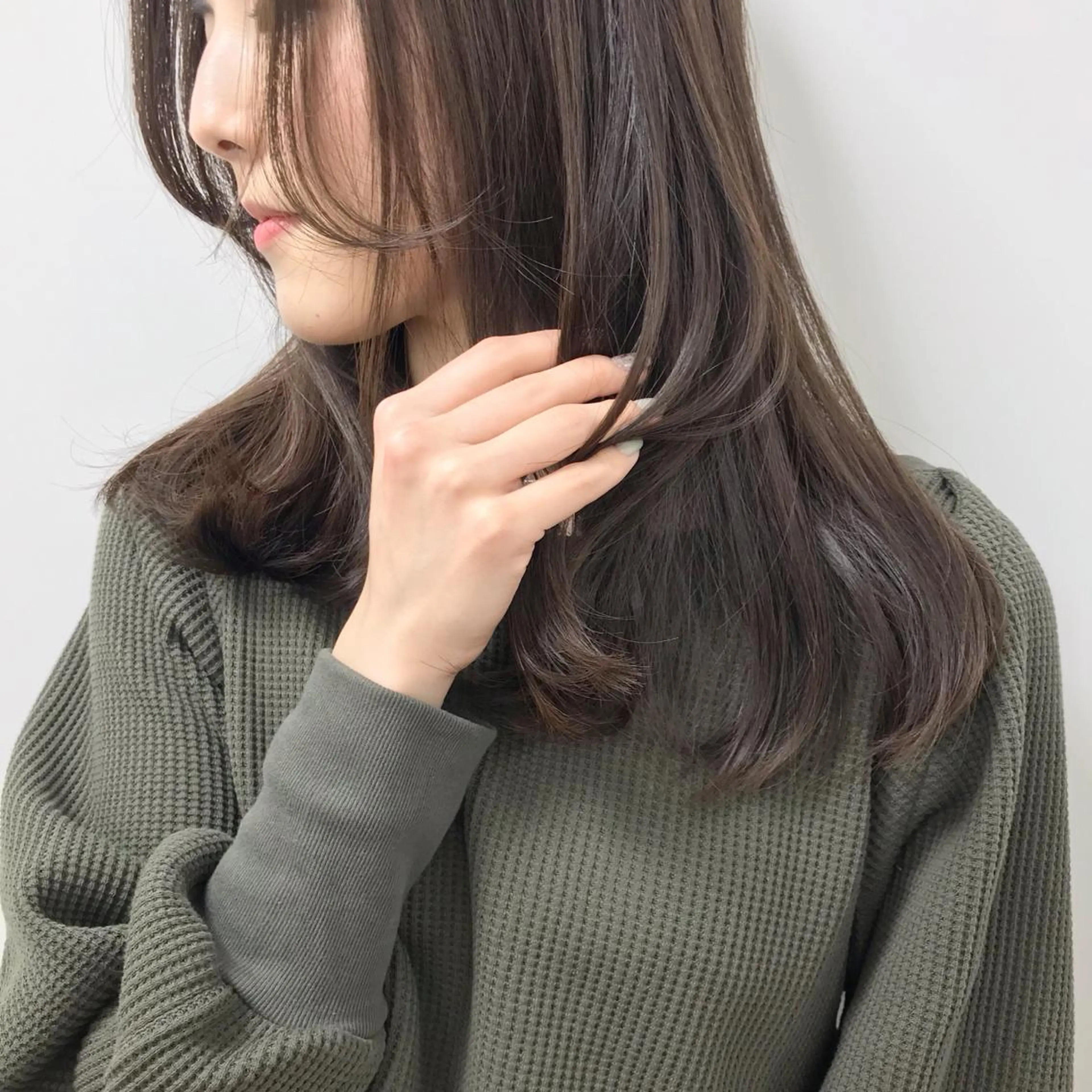 セミロング カラー トリートメント HARUNA🤍 色持ち良いツヤ髪のヘアスタイル