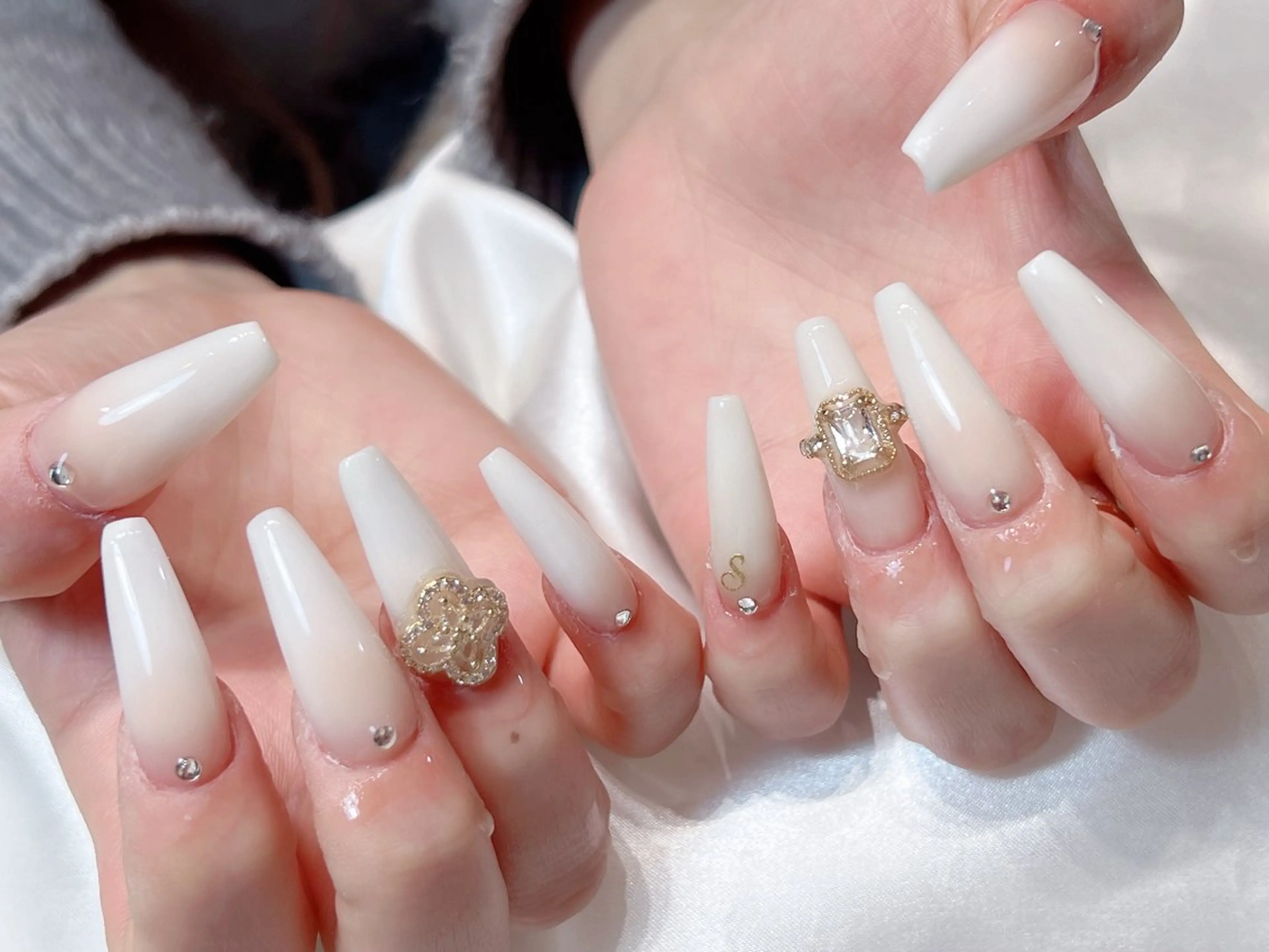 ネイル スカルプネイル ハンドネイル salon de Tiara 蓮のネイルデザイン