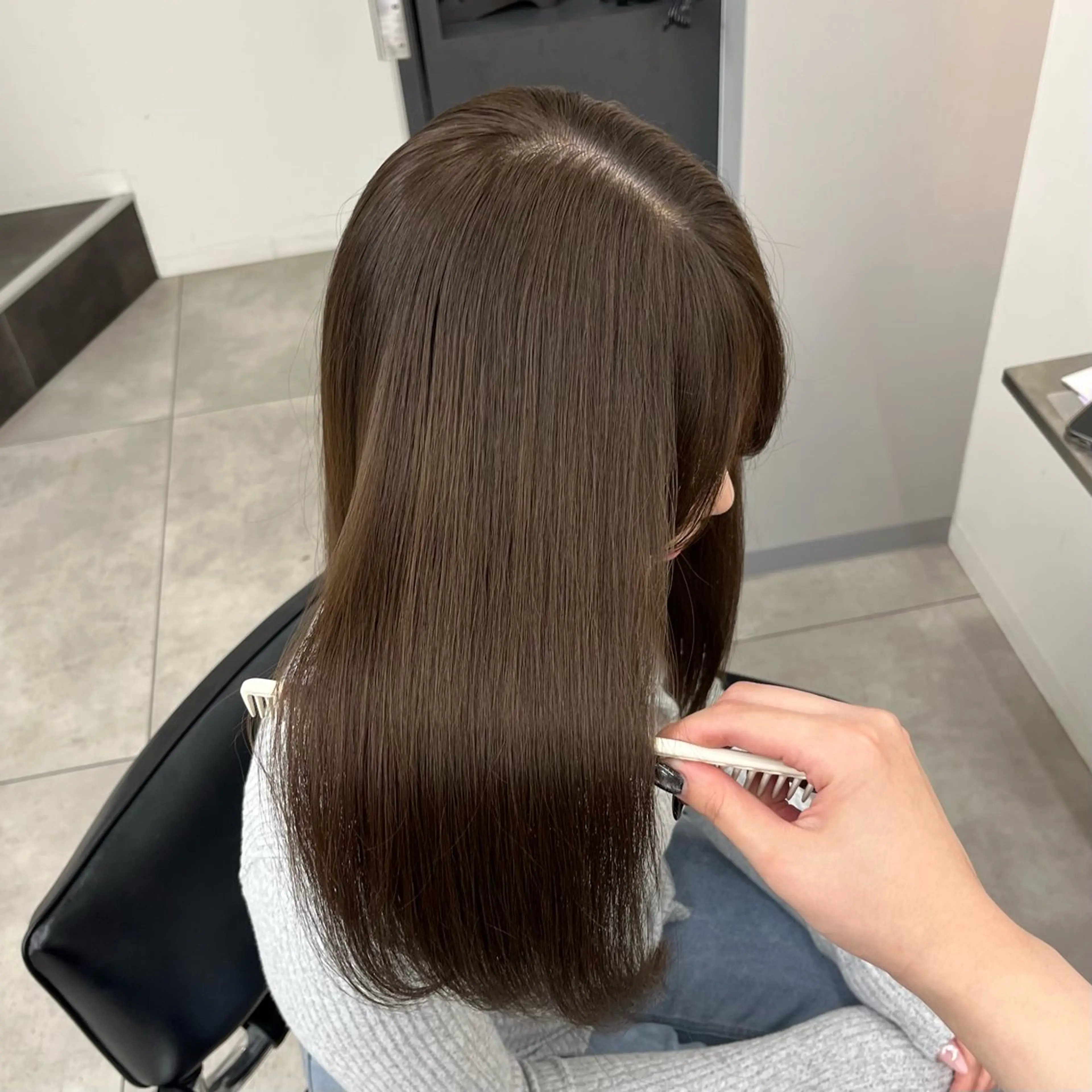 セミロング ヘアカラー トリートメント ☘️透明感カラー➕ レイヤー maya☘のヘアスタイル