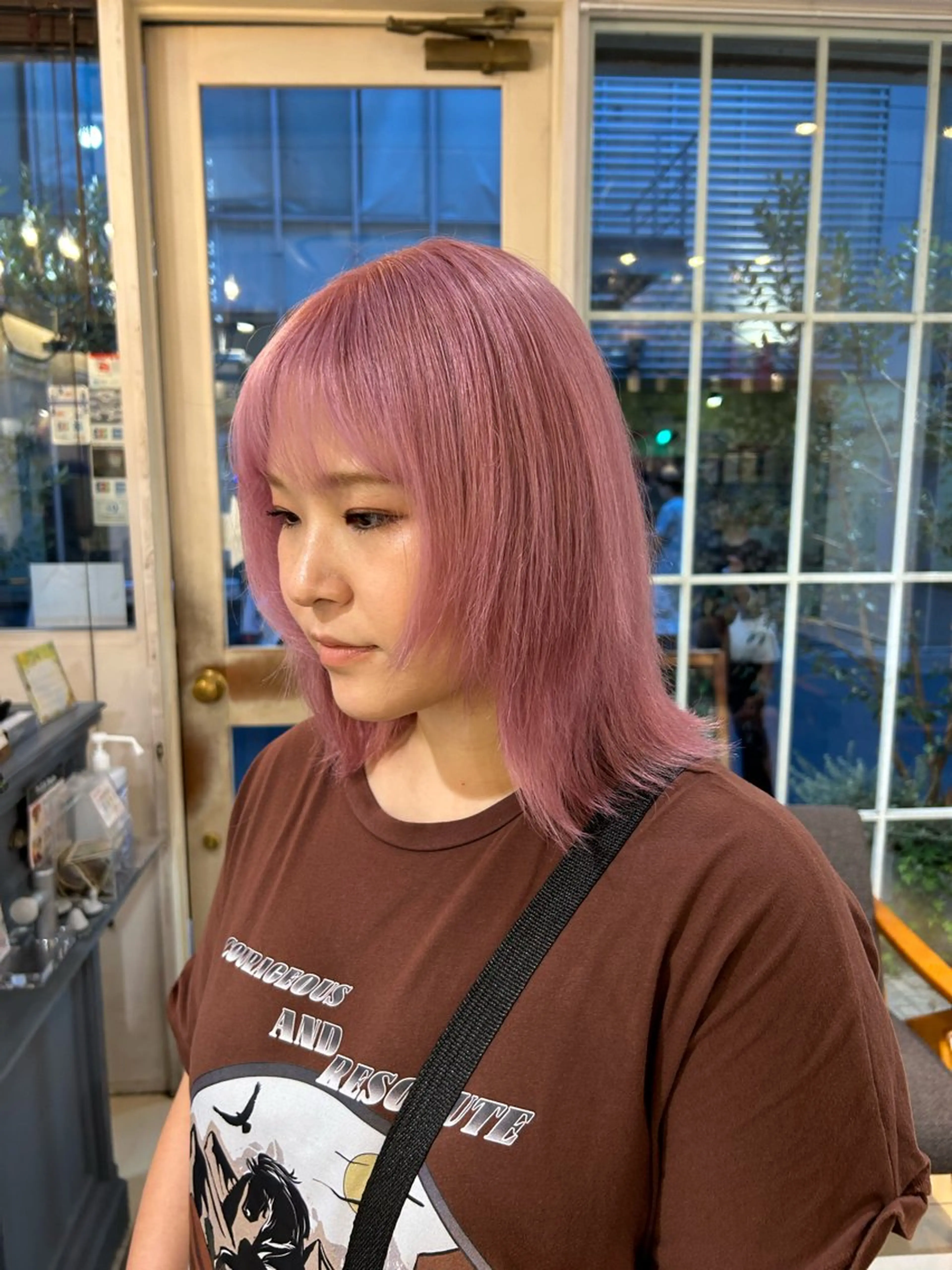 カラー ブリーチ ピンクカラー Lomalia moekaのヘアスタイル