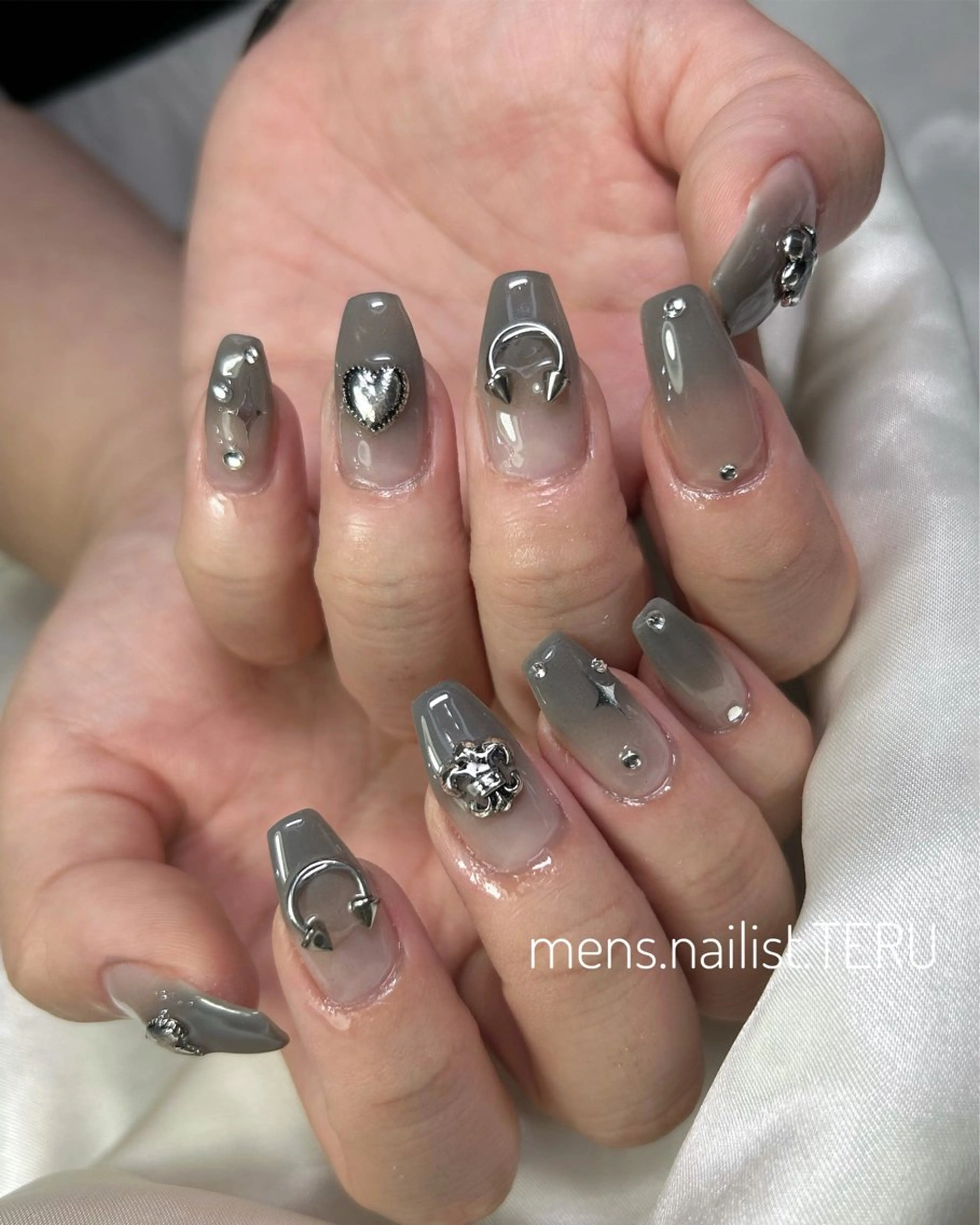 ネイル アートネイル グラデーション メンズネイル nail salon ETERNAL所属・メンズネイリスト TERUのネイルデザイン