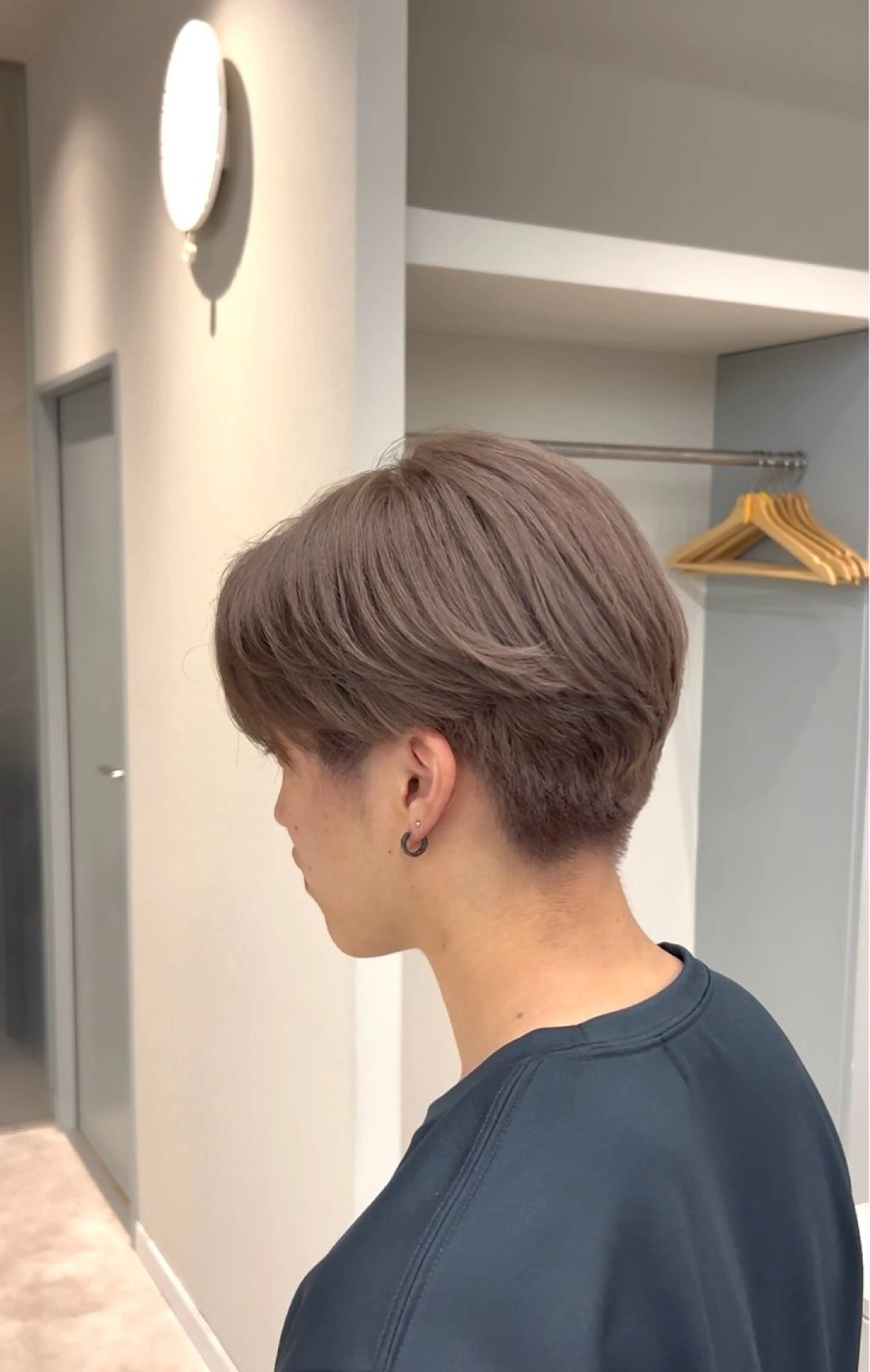 カラー ベージュカラー ブリーチ ミルクティーベージュ ヘアカラー 小野 美咲のヘアスタイル