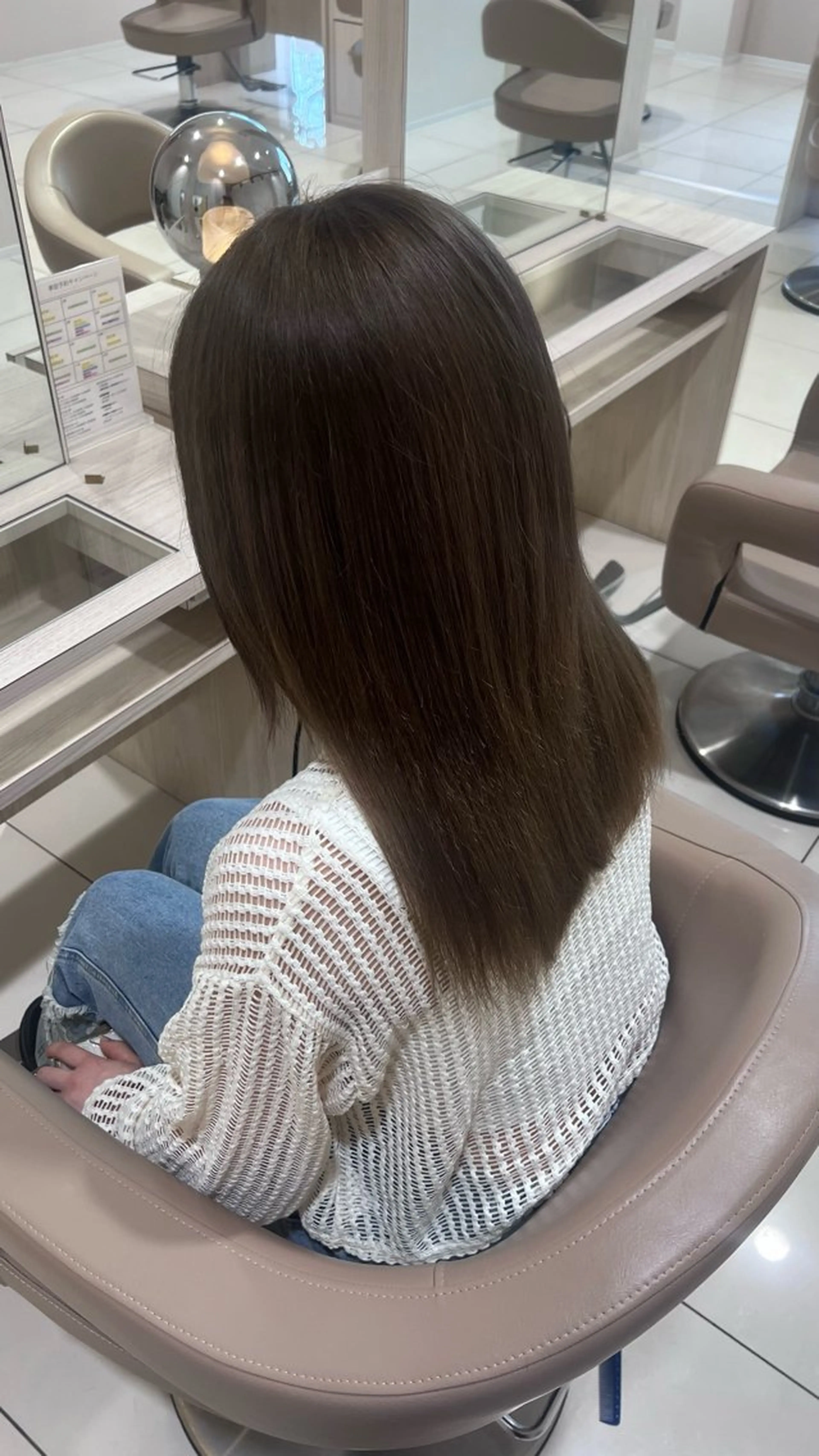 ミディアム 近藤 愛のヘアスタイル