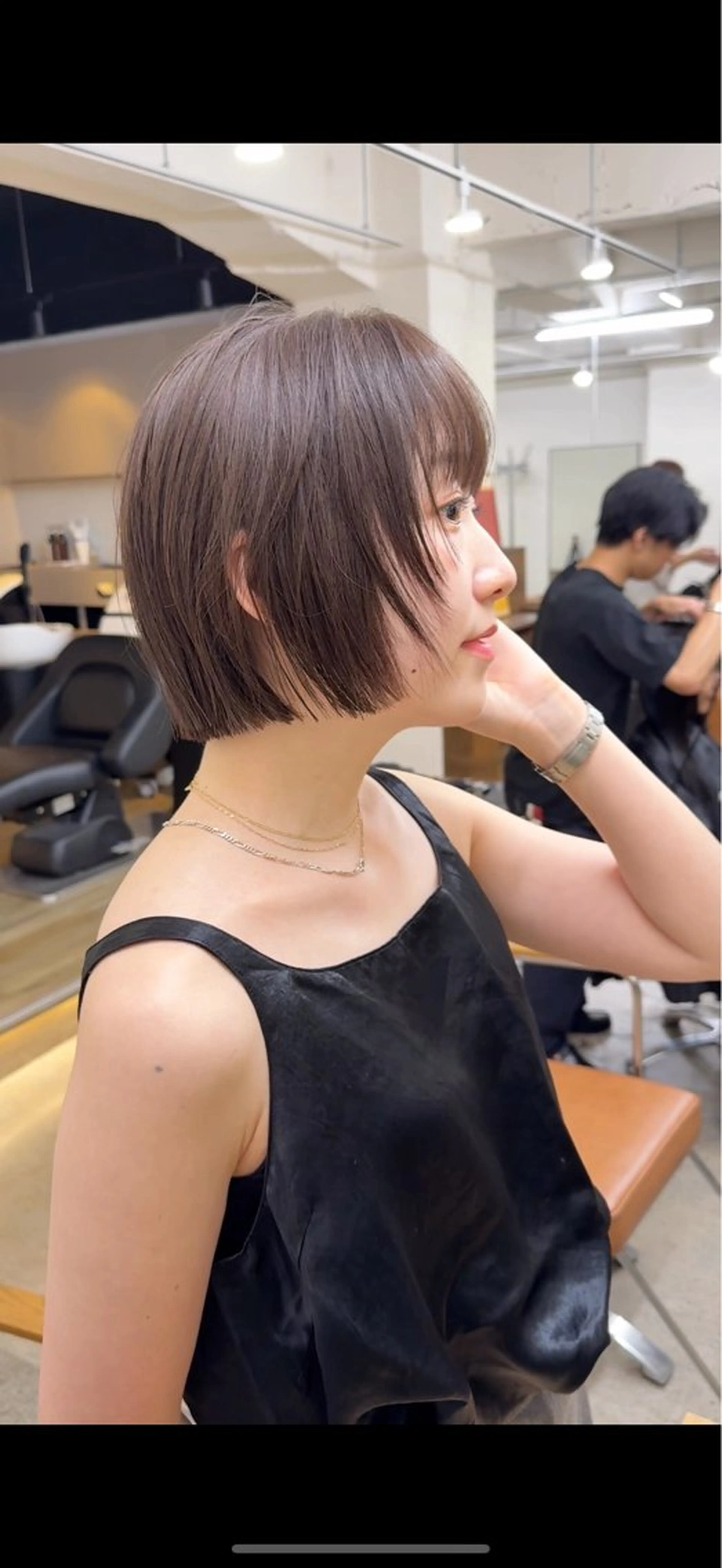 ショート カラー カット ヘアカラー ♡アヤメ/レイヤー カット/透明感カラーのヘアスタイル