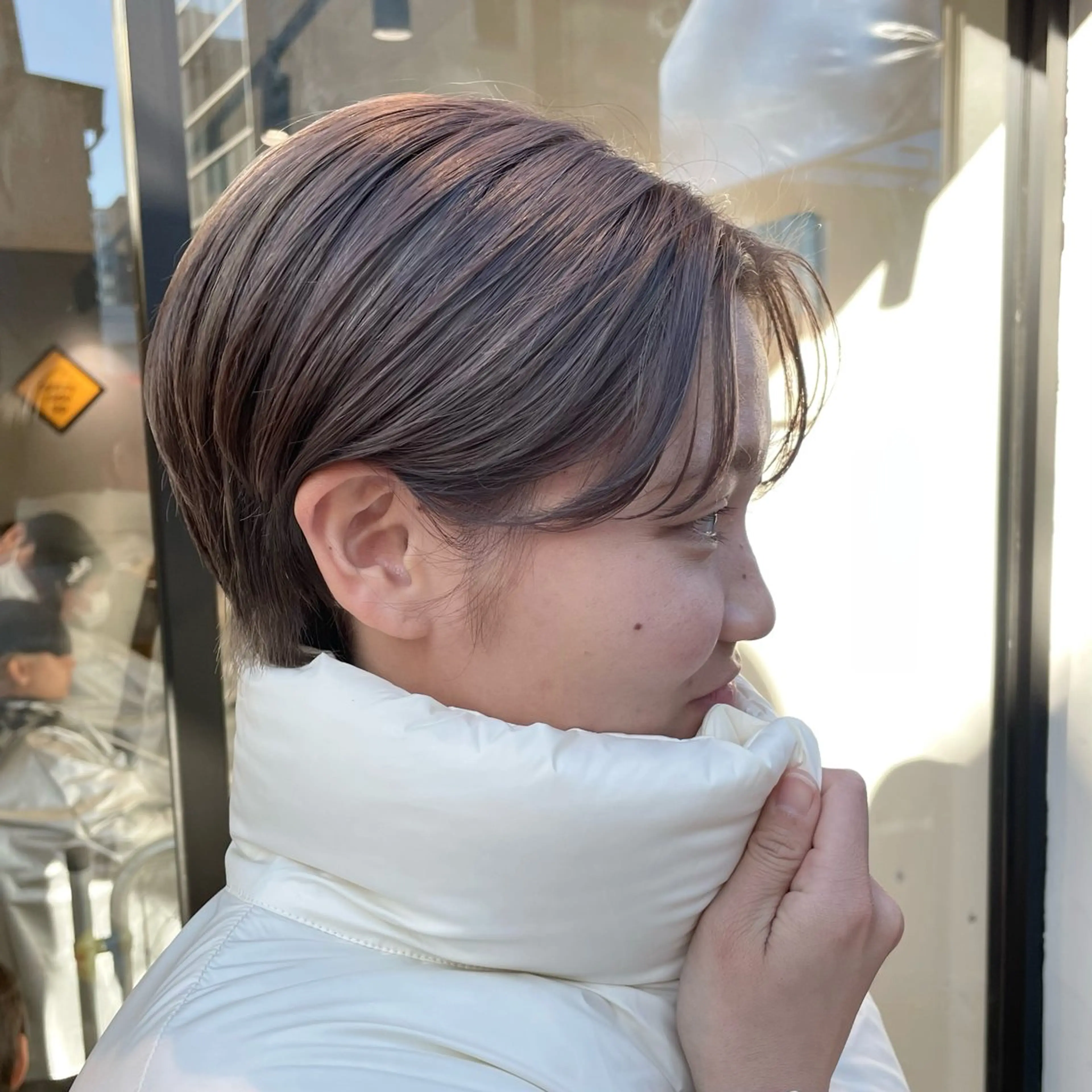 ショート カラー カット ヘアカラー 飯島朋香 オリーブベージュ🌿のヘアスタイル