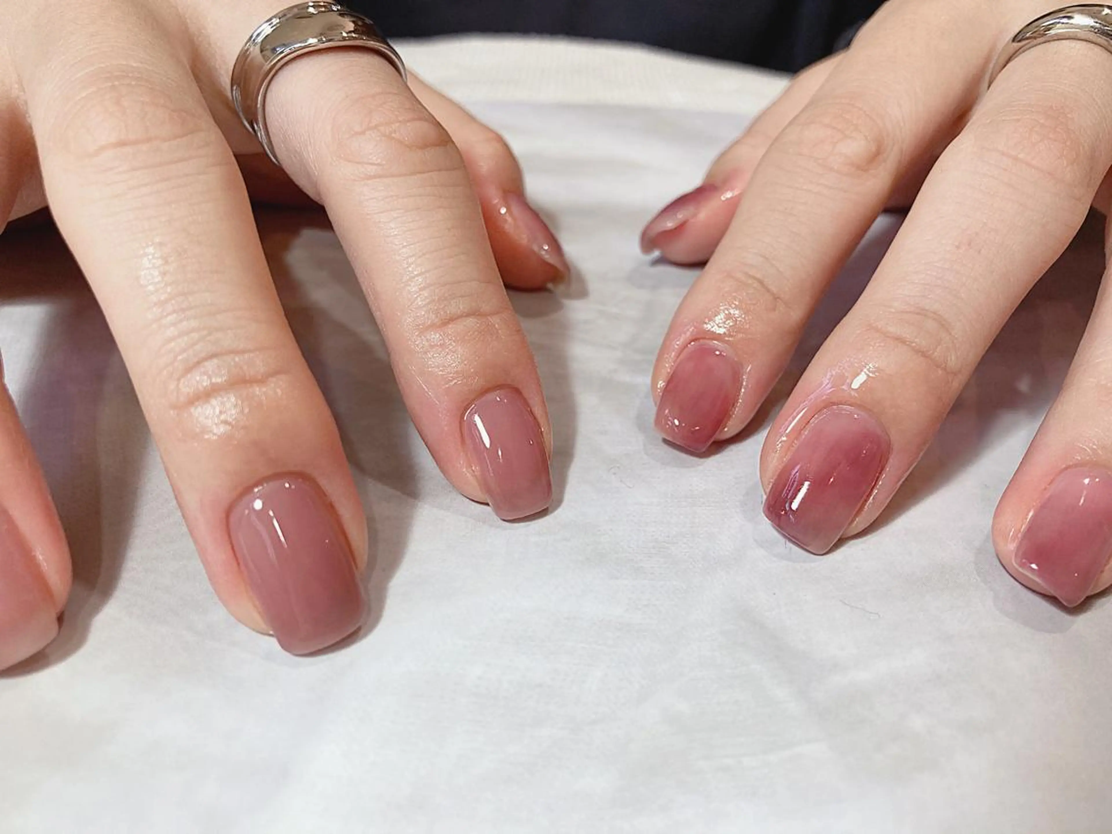 ショート カラー ネイル マツエク・マツパ ハンドネイル illum hicariのネイルデザイン