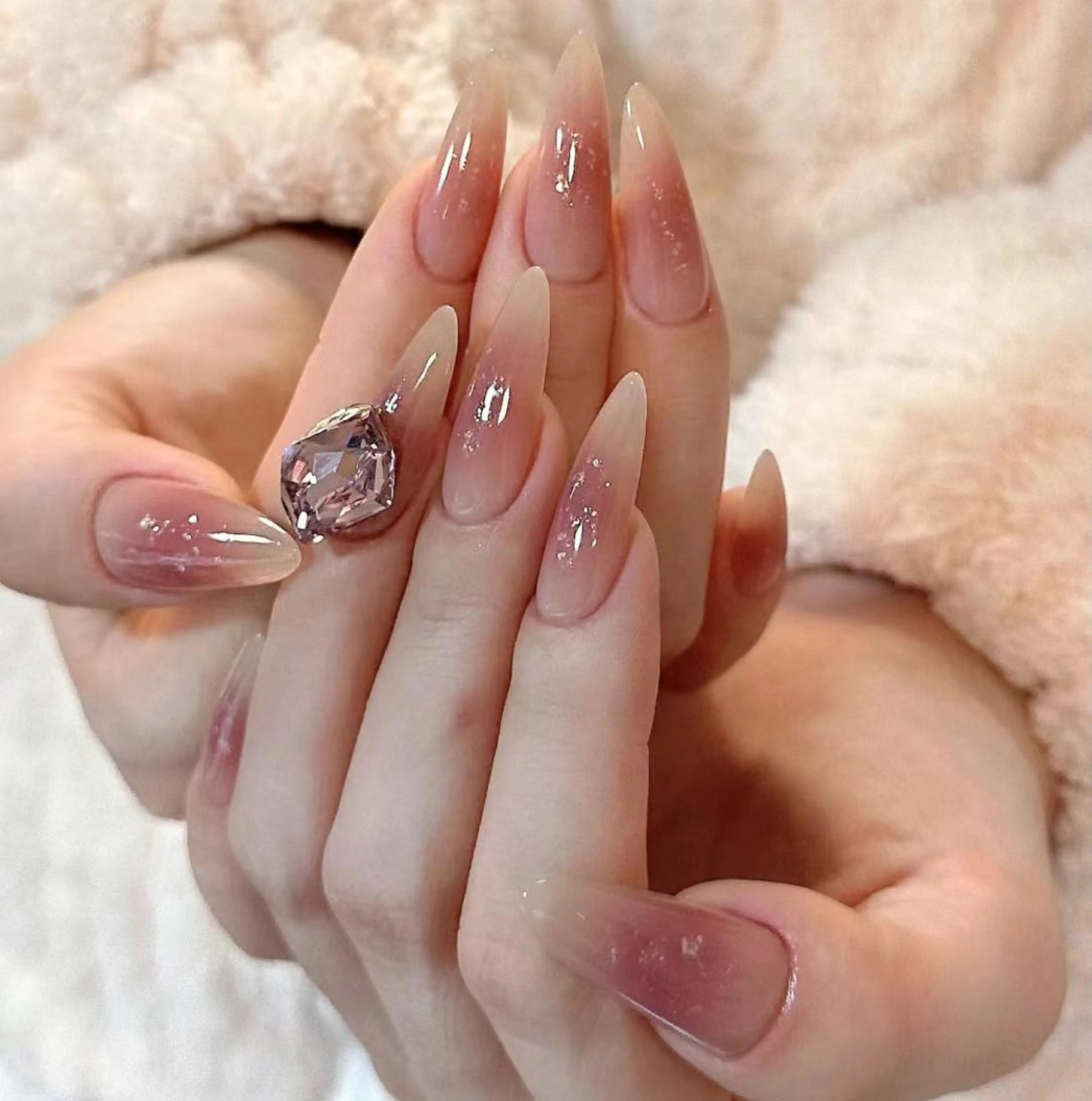ネイル アートネイル 長さ出し ネイルチップ Queens ciciのネイルデザイン