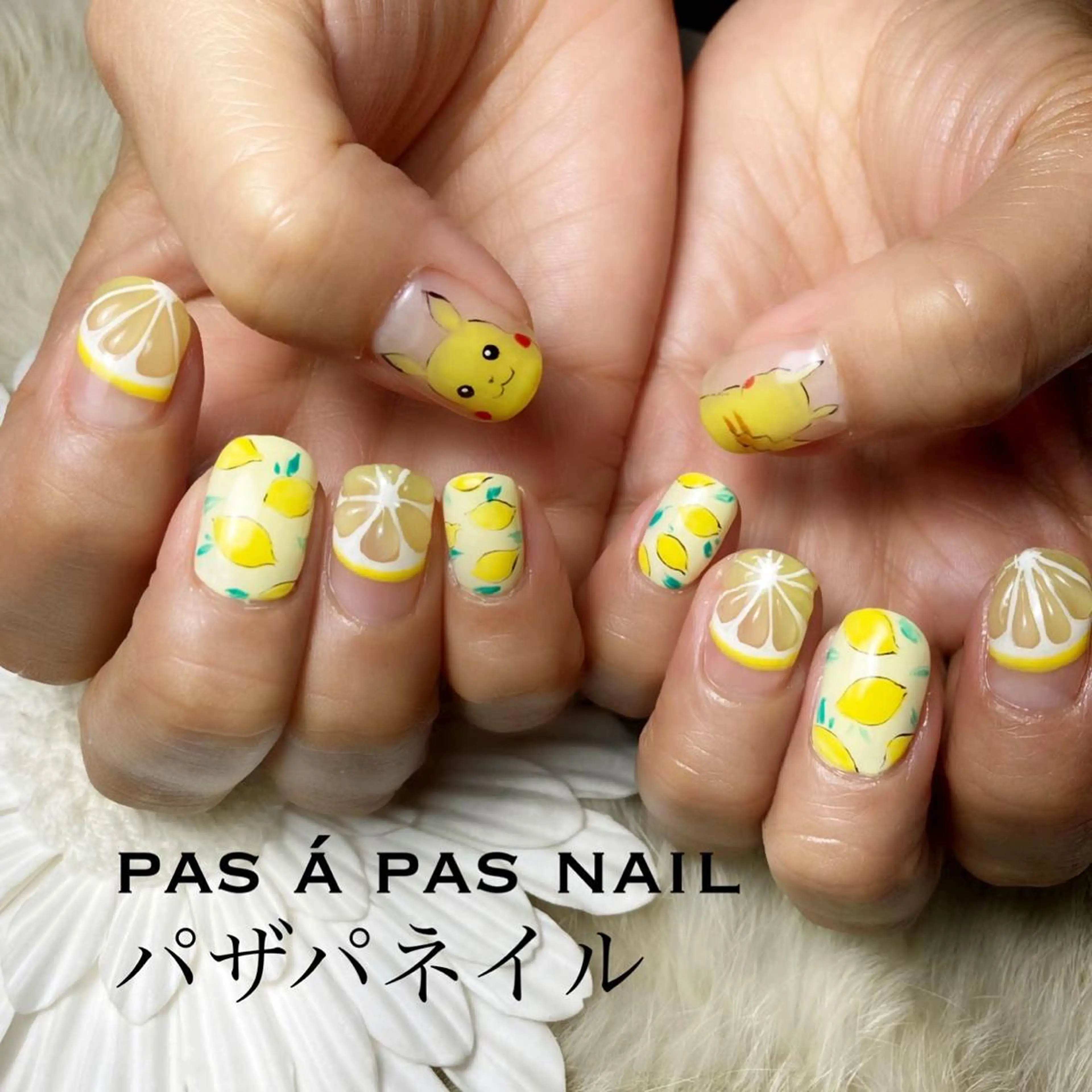 ミディアム ネイル Yakko pas á pasのネイルデザイン