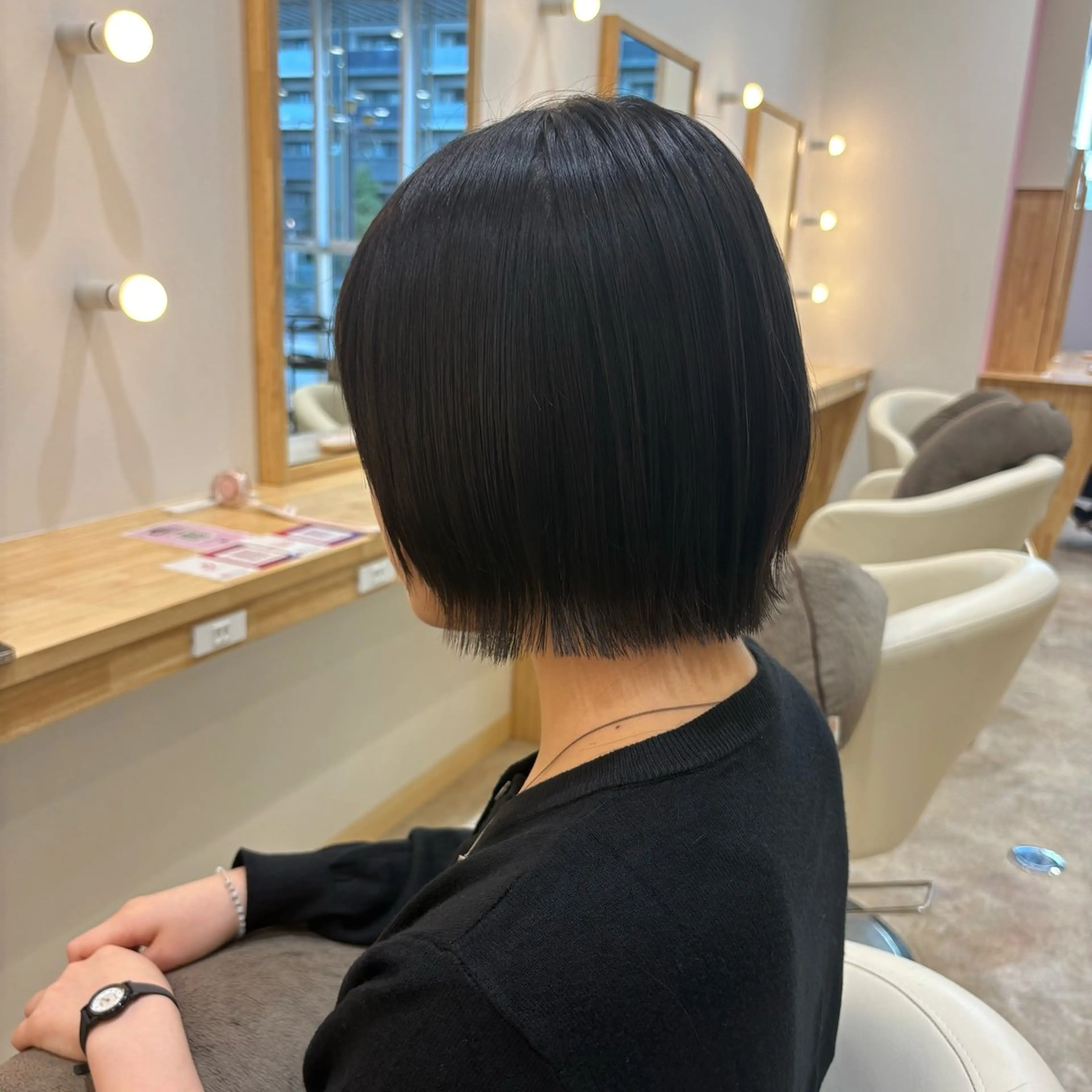 ショート ボブ 外ハネヘア 顔まわり/オフィス カラー/青栁優🔆のヘアスタイル