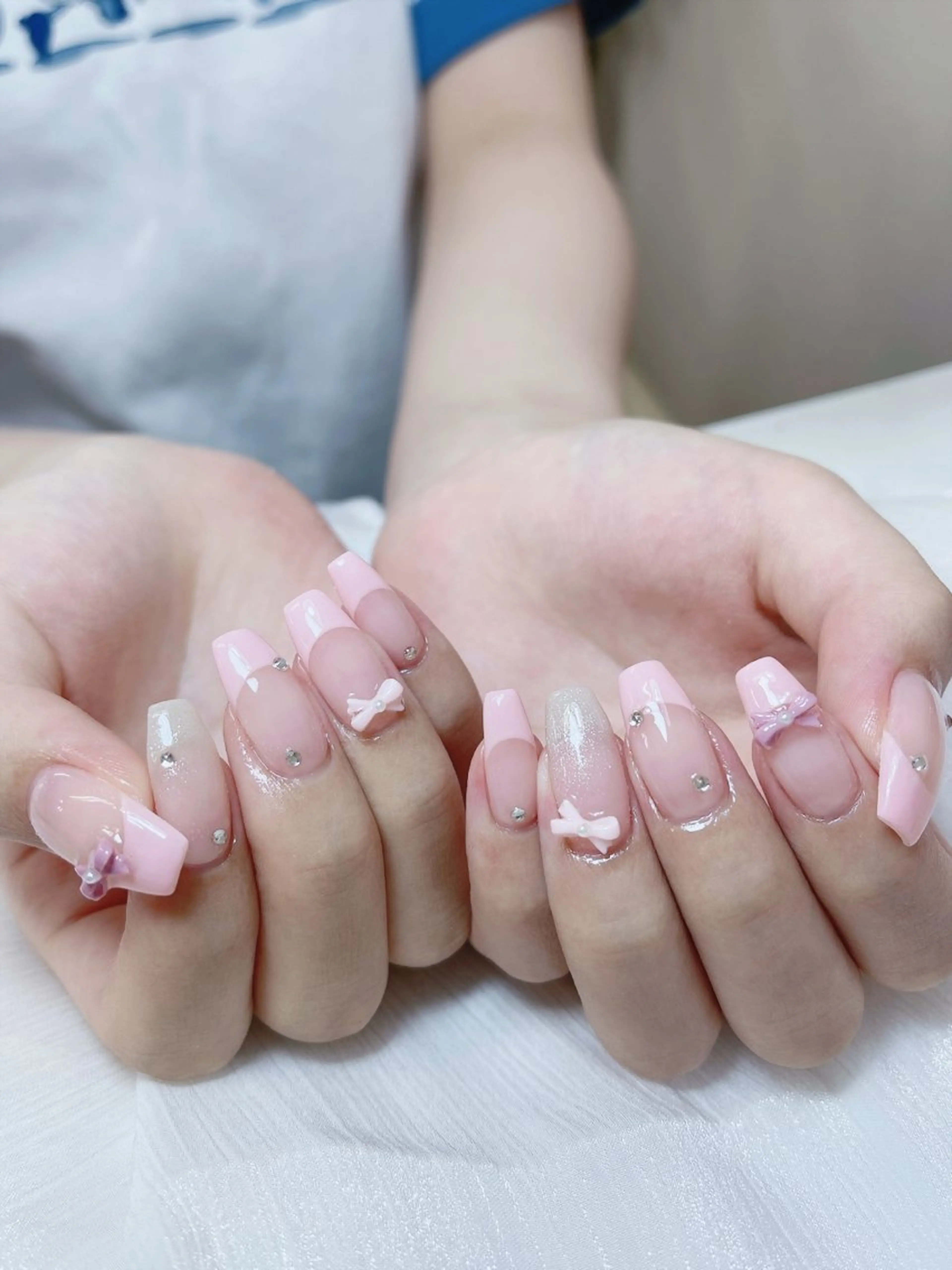 ネイル チークネイル フレンチネイル グラデーション キラキラネイル 韓国ネイル ハンドネイル DUO MI所属・DUO   MI nail salonのネイルデザイン