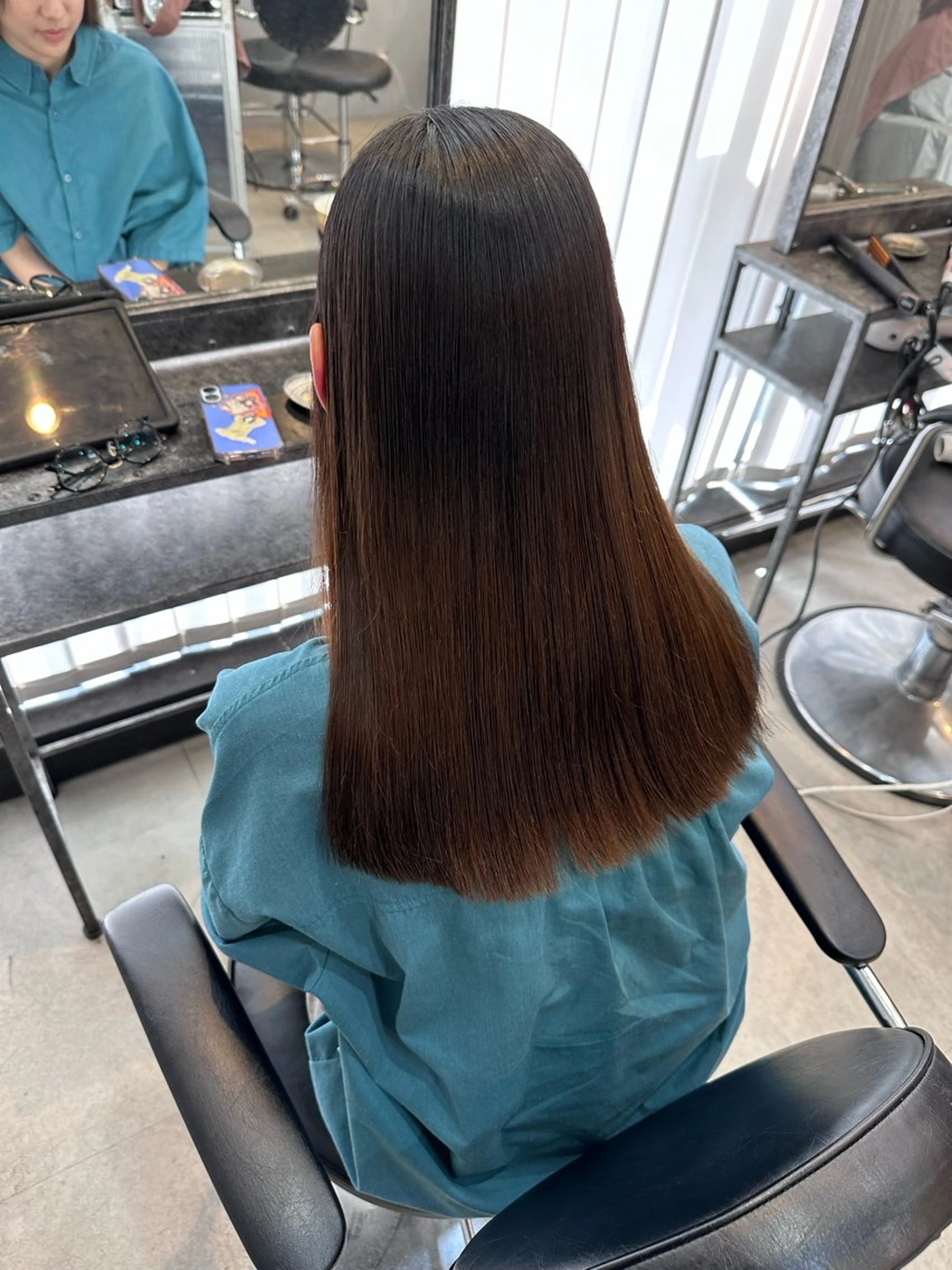 セミロング カット 縮毛矯正 髪質改善・艶カラー HIROTOのヘアスタイル