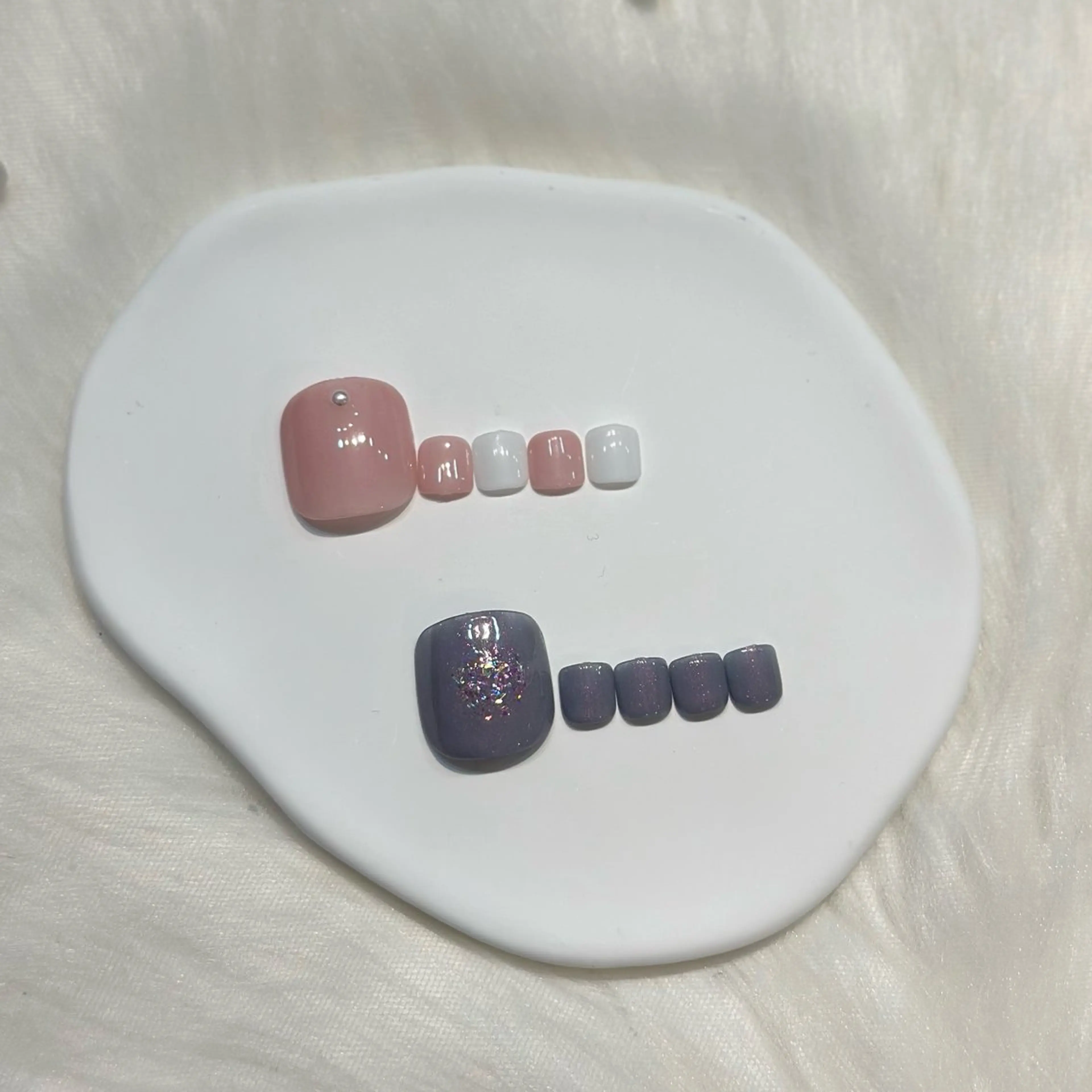🌷【フットオフあり】定額シンプルデザインorワンカラー🌷＋￥500でフラッシュラメ、マグネットワンカラーに変更可◎の写真