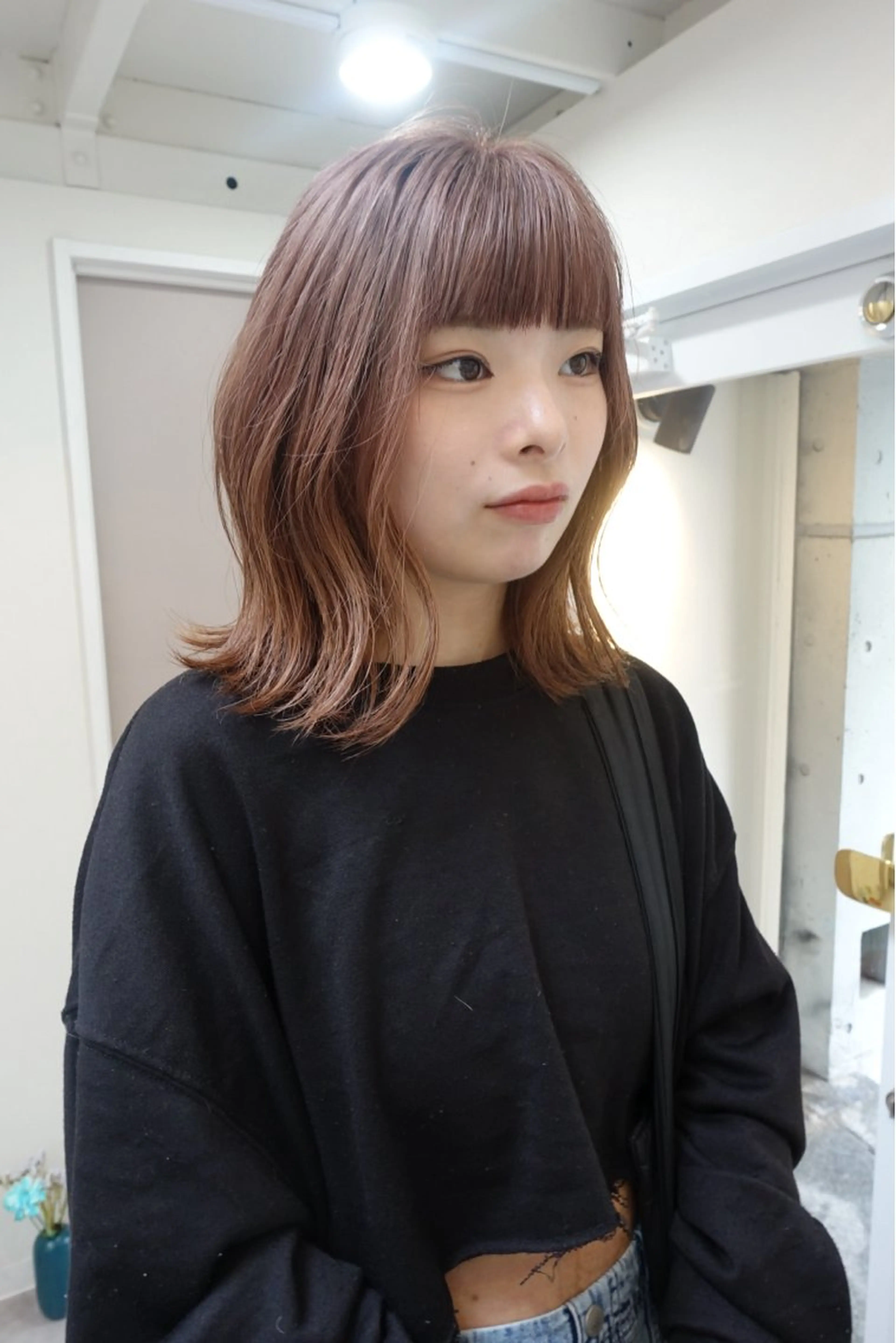 ショート カラー ベージュカラー ブリーチ ピンクカラー ピンクベージュ izu 🫧のヘアスタイル