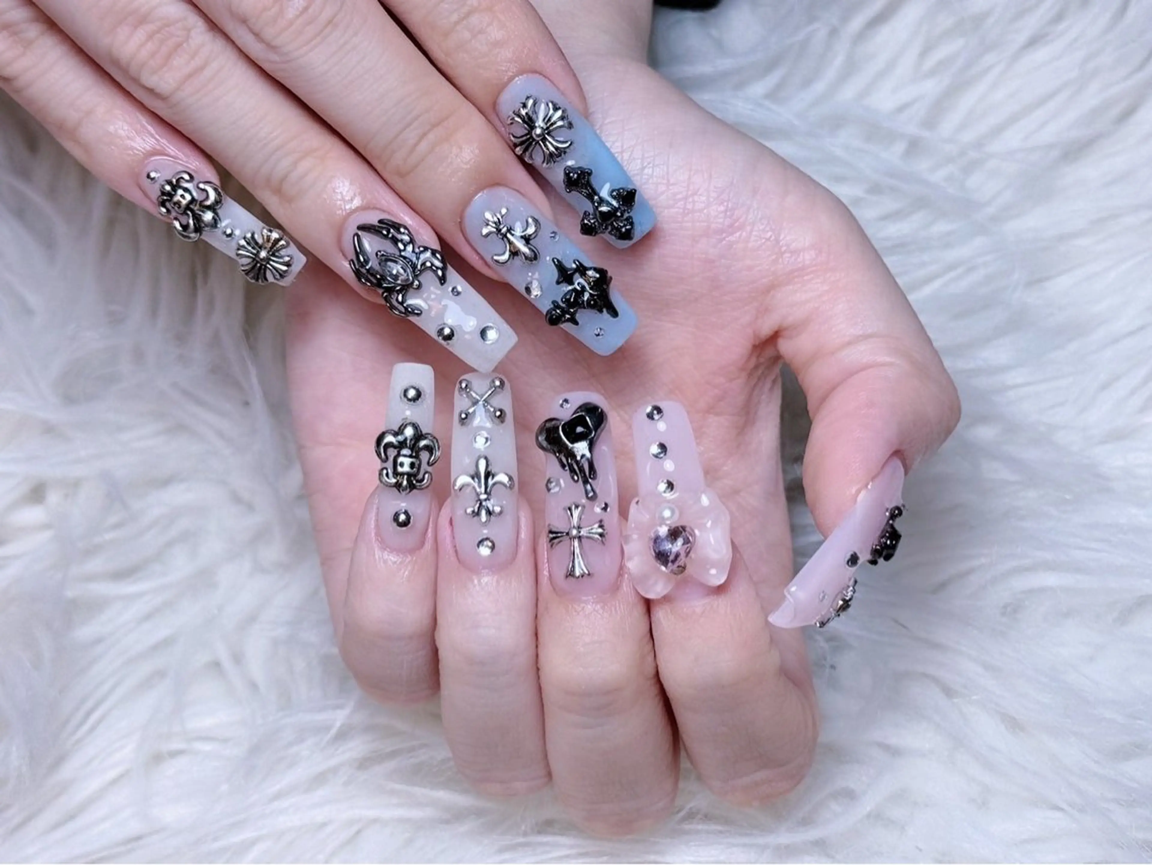 ネイル ハンドネイル ☁️Yun nail KiKi☁️のネイルデザイン