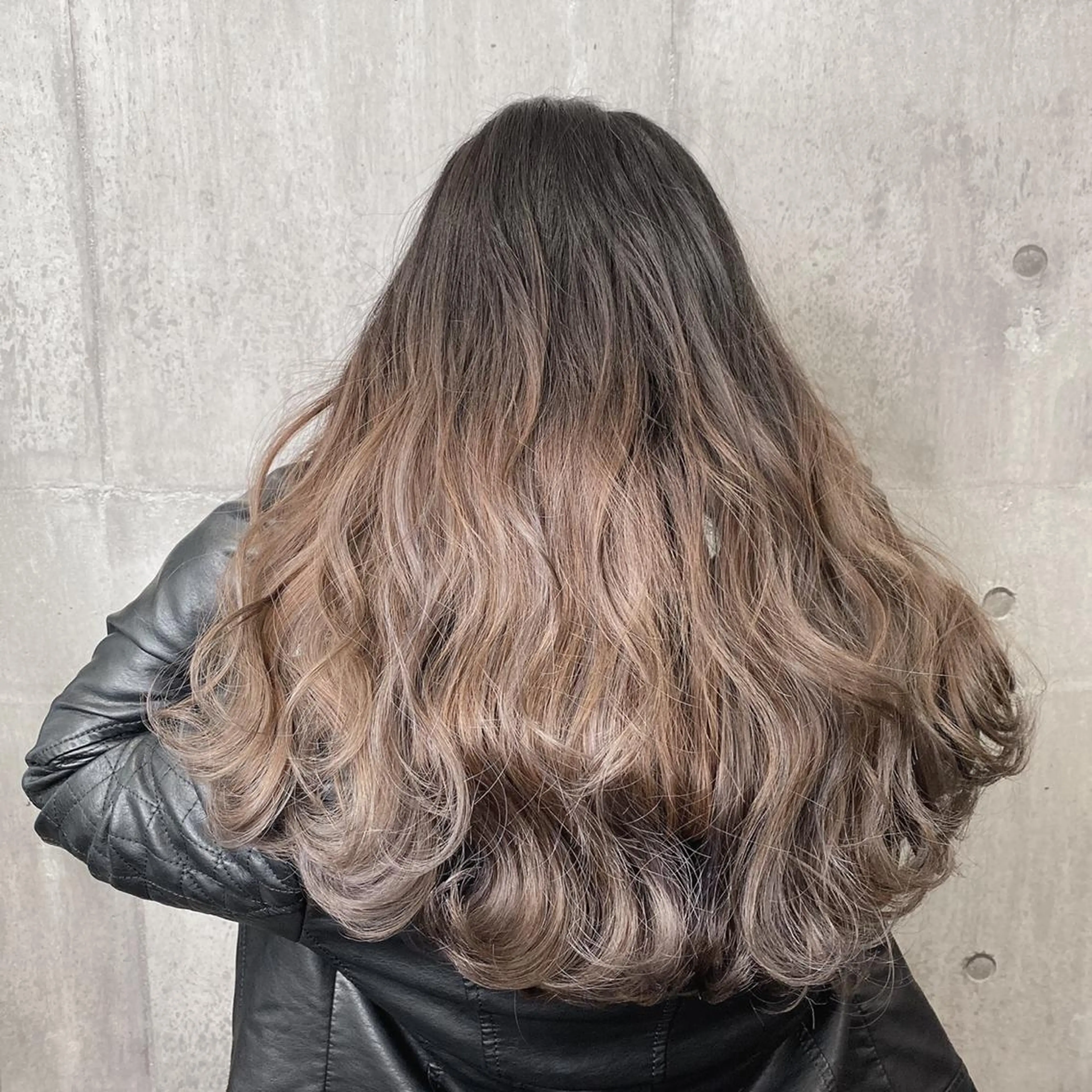 ロング カラー グラデーションカラー supbytomee所属・カラー特化型サロン #SUP.のヘアスタイル