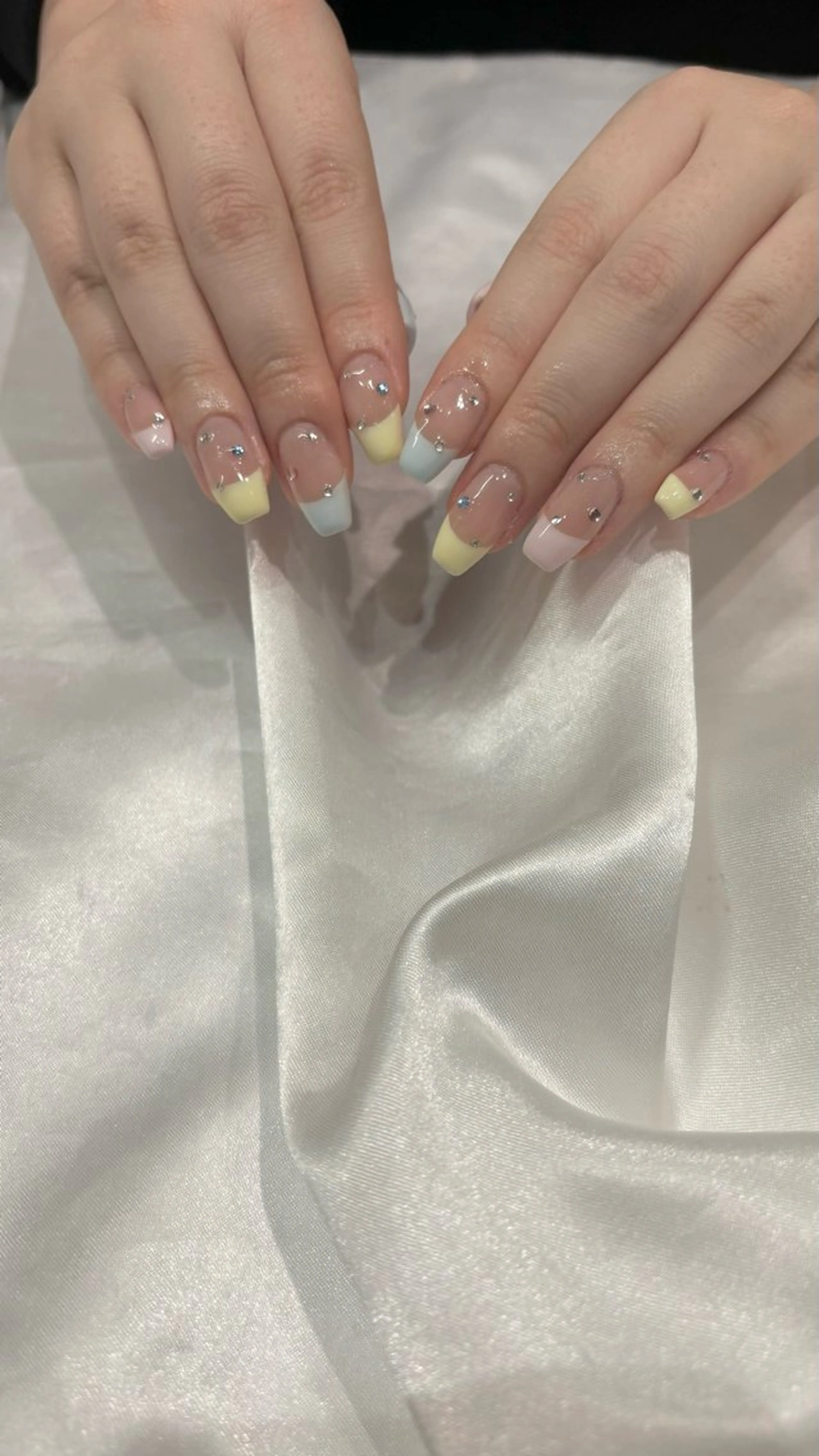 ネイル フレンチネイル 春ネイル ハンドネイル GO TODAY SHAiRE SALON 表参道colore店所属・emmi nailのネイルデザイン