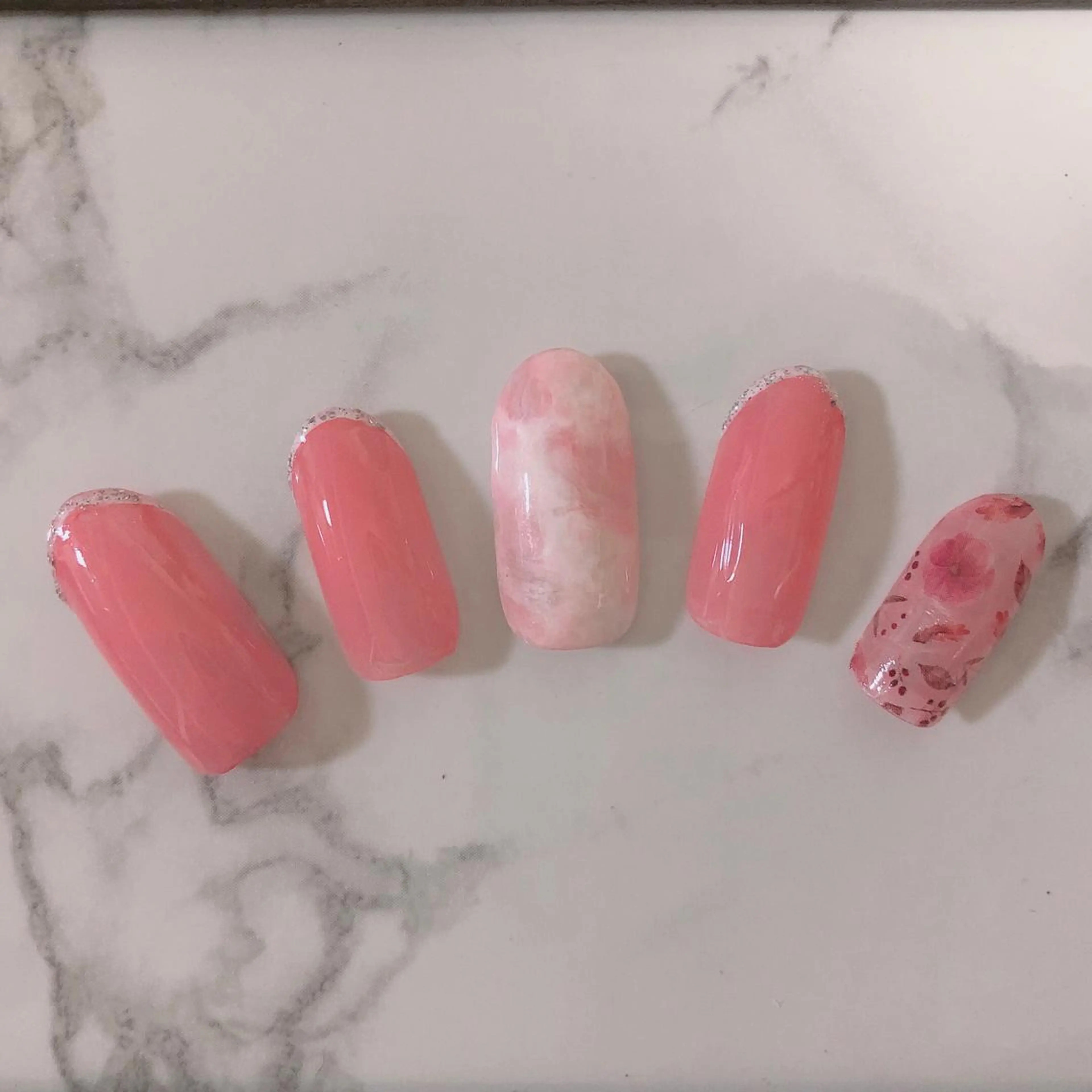 ネイル フレンチネイル キラキラネイル ラメ(グリッター) ピンク 結城 怜菜のネイルデザイン