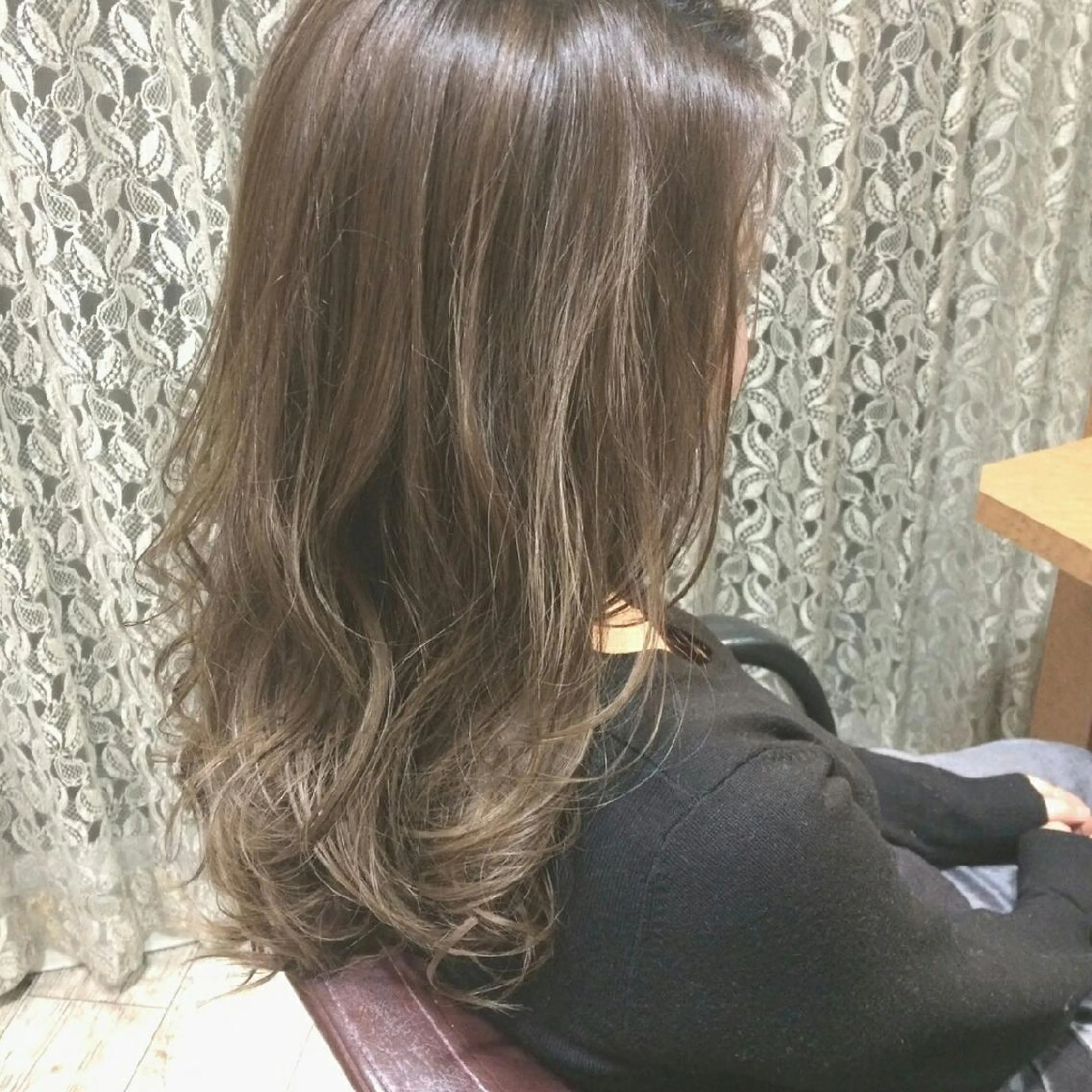 カラー ロング セミロング ブルーカラー ブルージュ TRUNS髪質改善所属・100%髪質改善特化 TRUNSのヘアスタイル