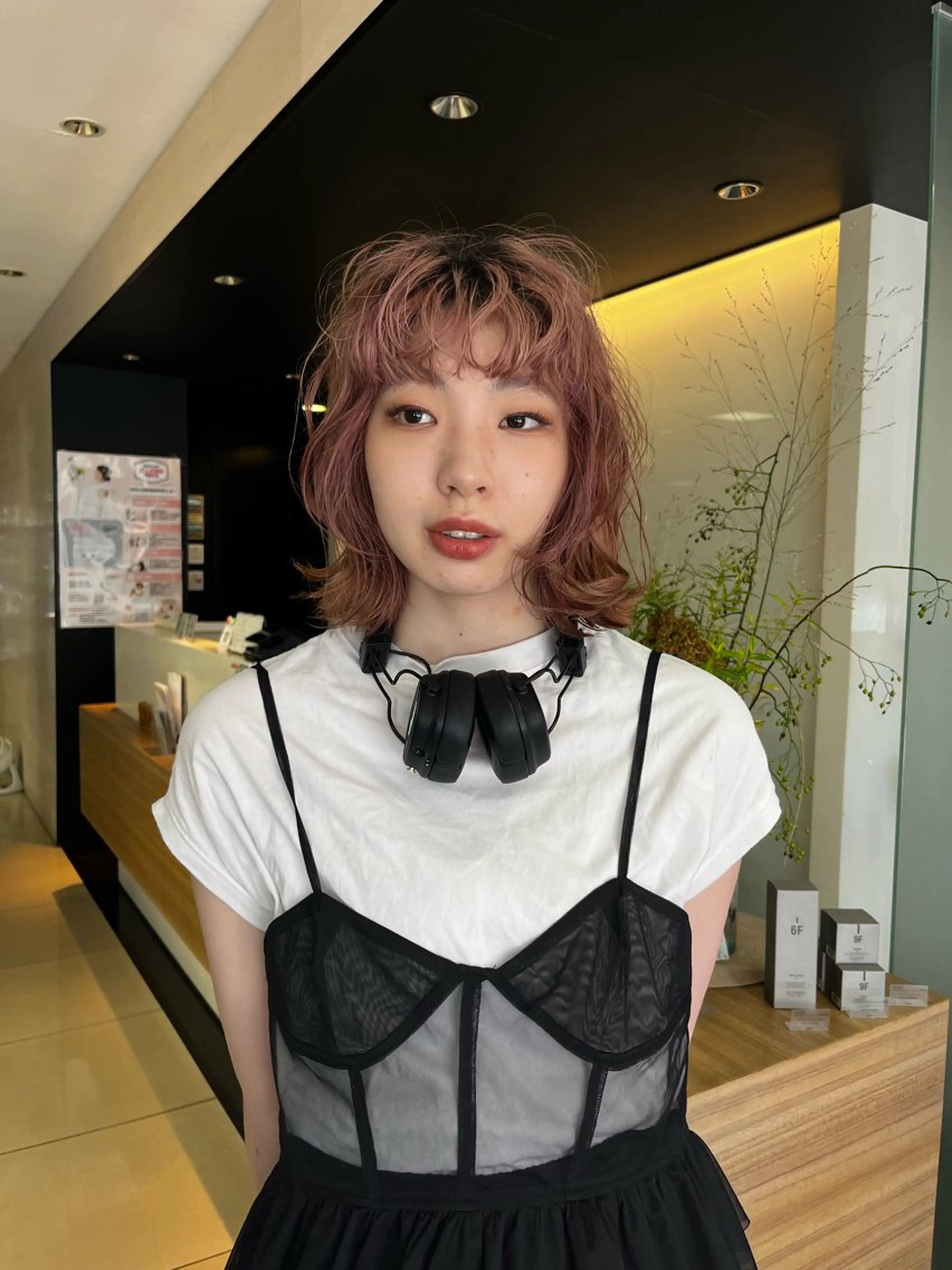 ショート カラー ヘアアレンジ フェイスレイヤー/ カラー/konoのヘアスタイル