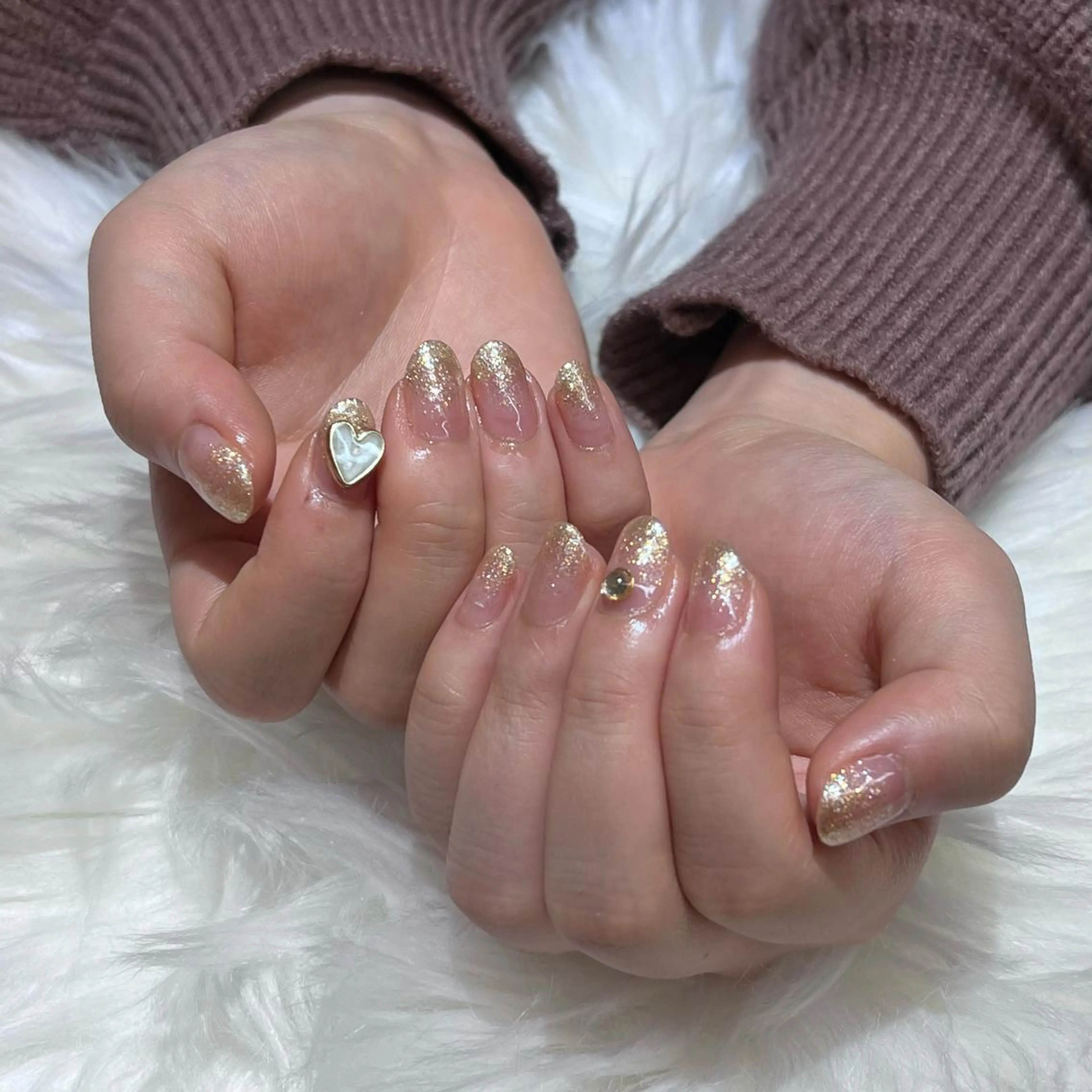ネイル ラメ(グリッター) ラメグラデーション Luna nail— kanaeのネイルデザイン