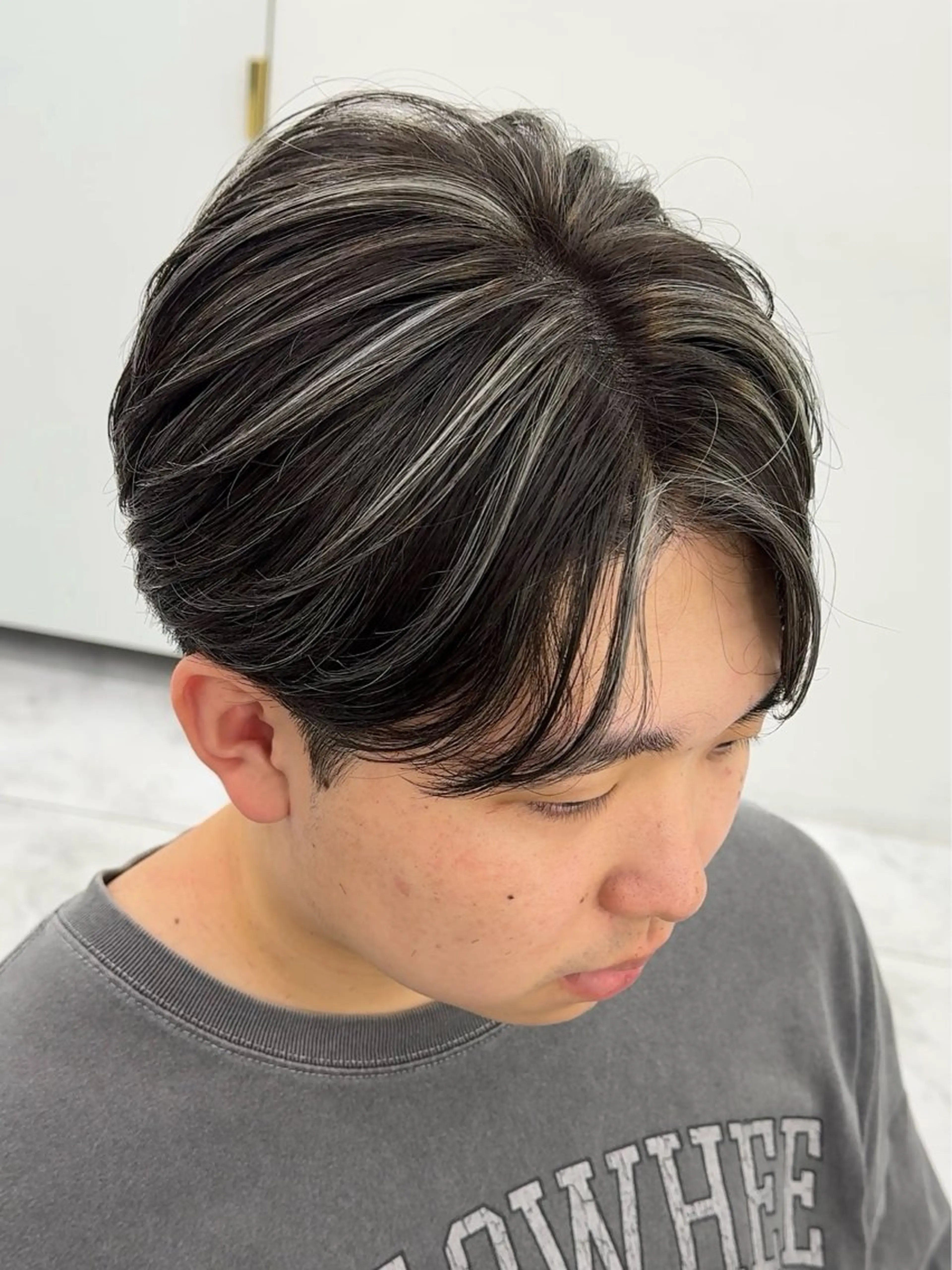 カラー メンズ ヘアカラー 𝐚𝐨𝐢 メンズ ‪‪/メッシュのヘアスタイル