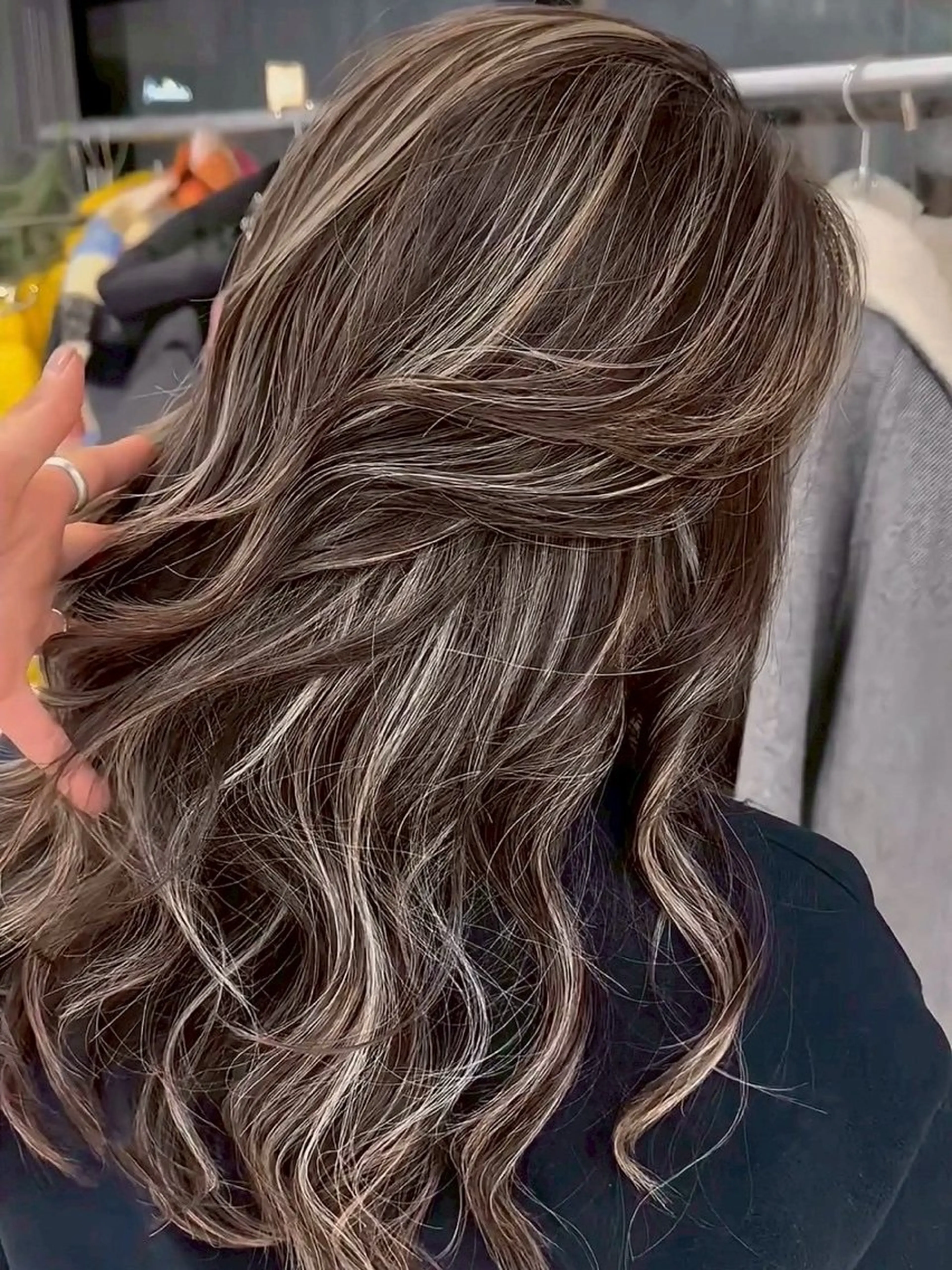 ロング カラー バレイヤージュ ハイライトカラー 外国人風カラー ハイライト レイヤーカット ヘアカラー ⚜️ハイライト/レイ ヤー/表参道⚜️✨のヘアスタイル