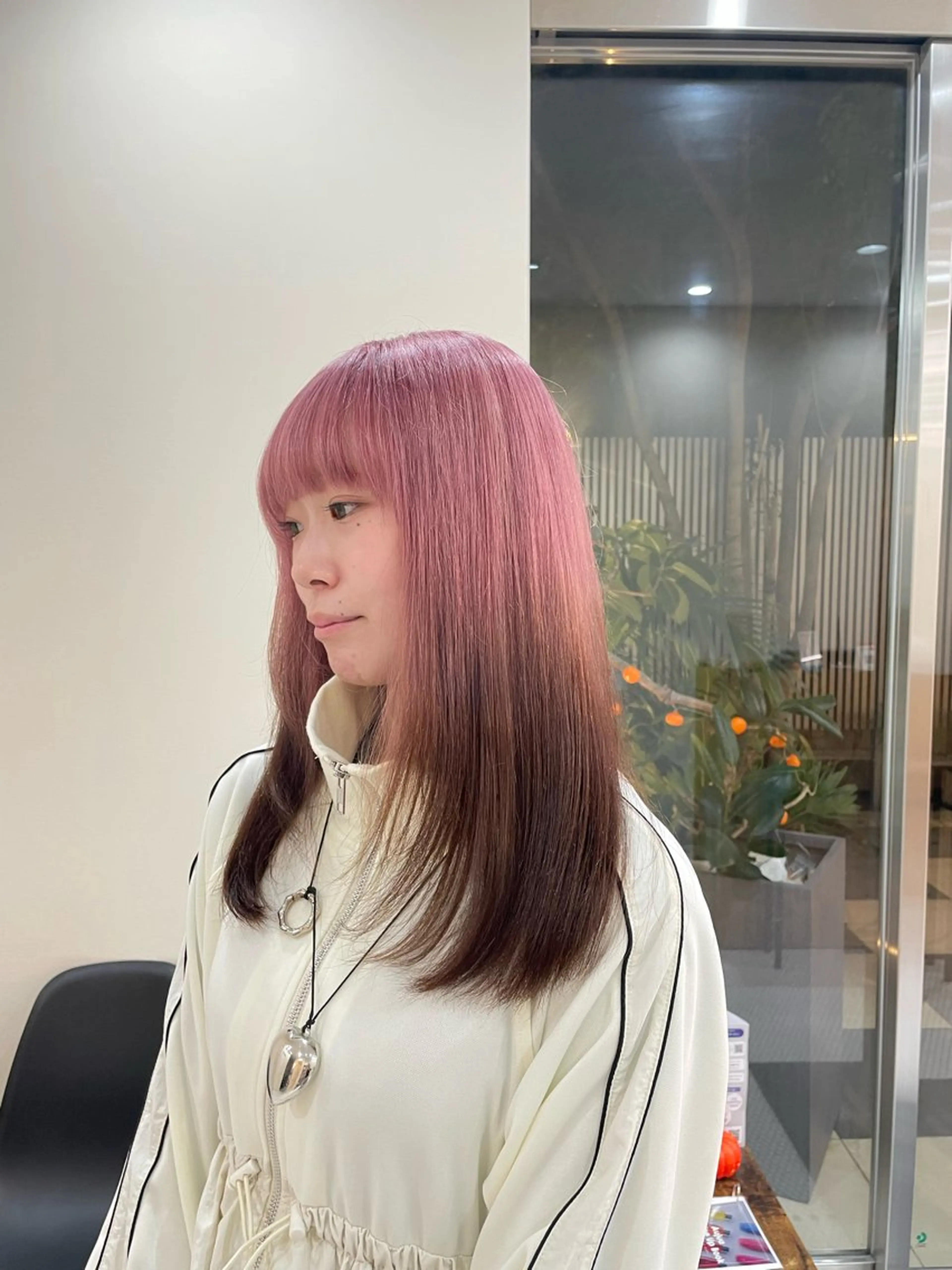 セミロング レイヤーカット ヘアカラー ブリーチカラー/ 細川はるかのヘアスタイル