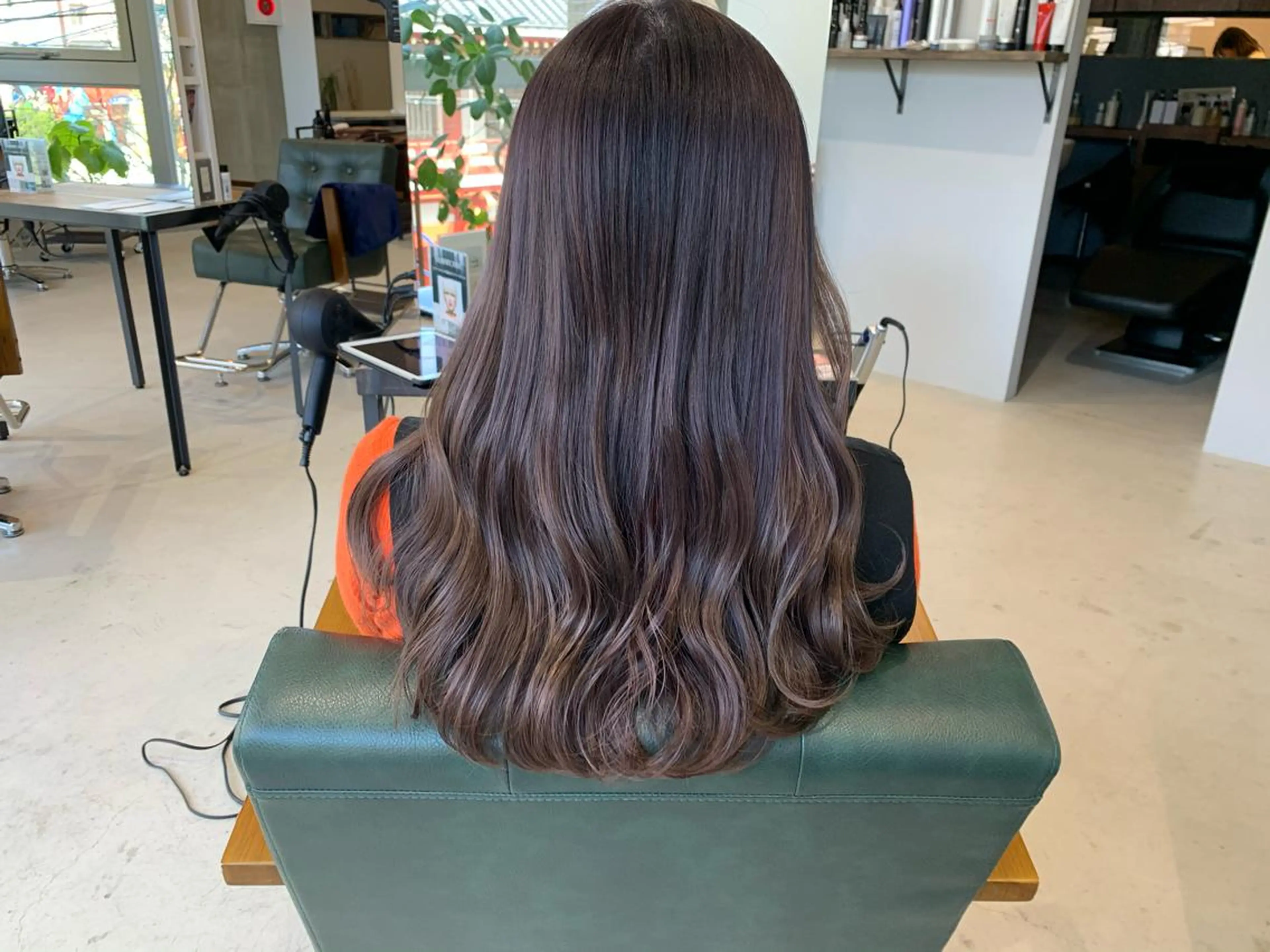 ロング カラー バイオレットカラー ill.所属・ill［イル］大須 ダブルカラー髪質改善のヘアスタイル