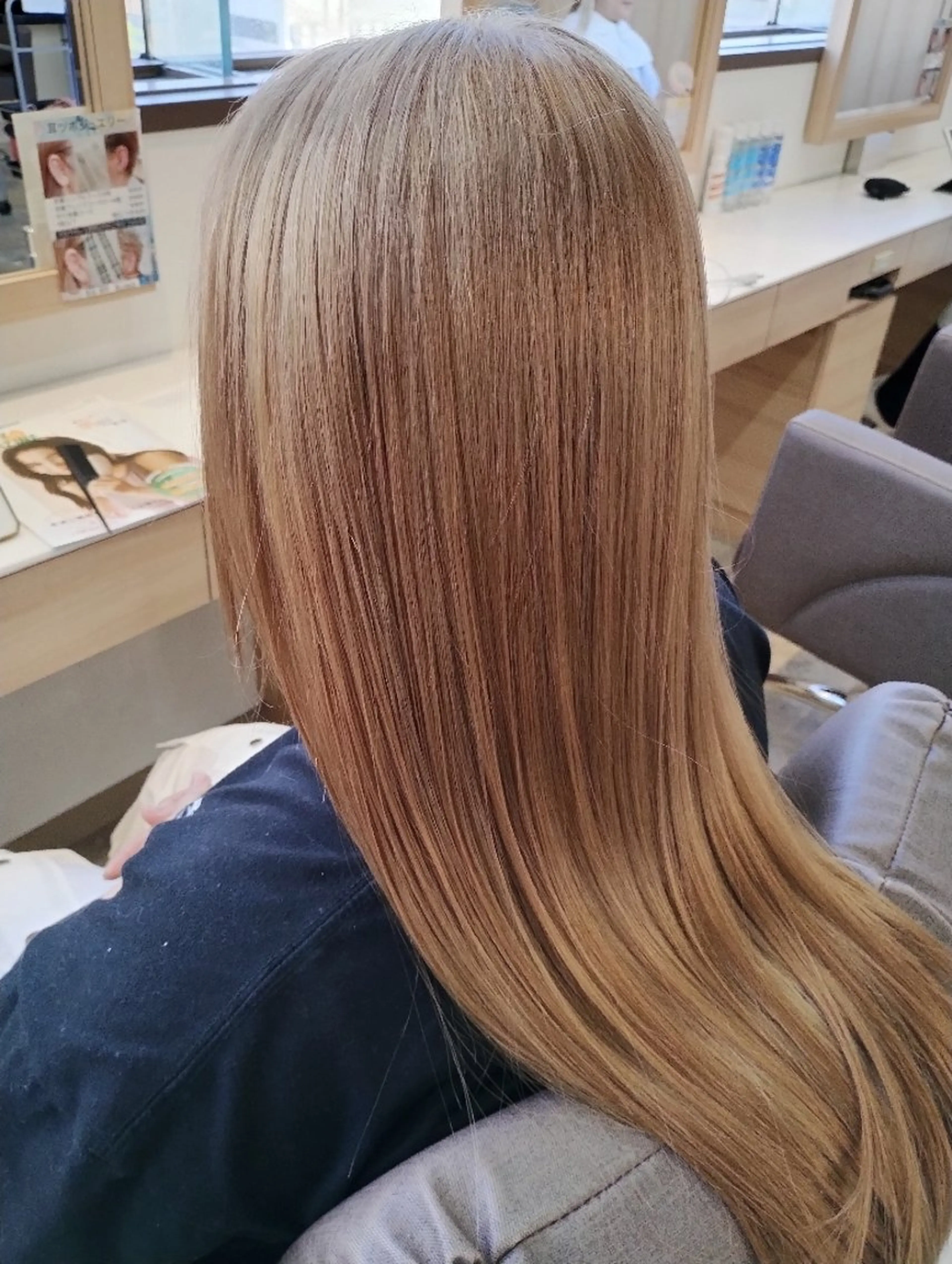 カラー ロング 大澤 透のヘアスタイル