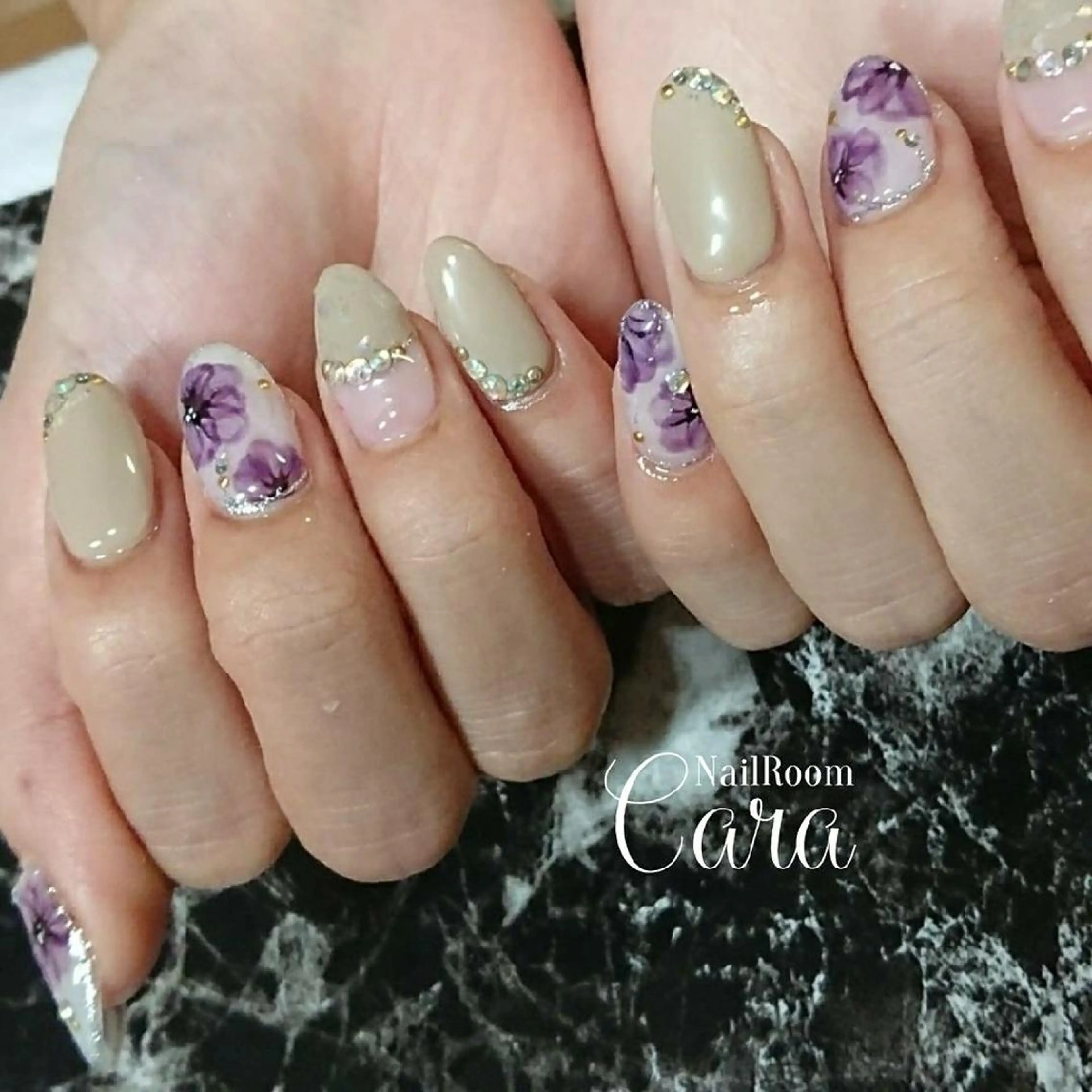 ネイル instinkt_ Mio Mizunoのネイルデザイン