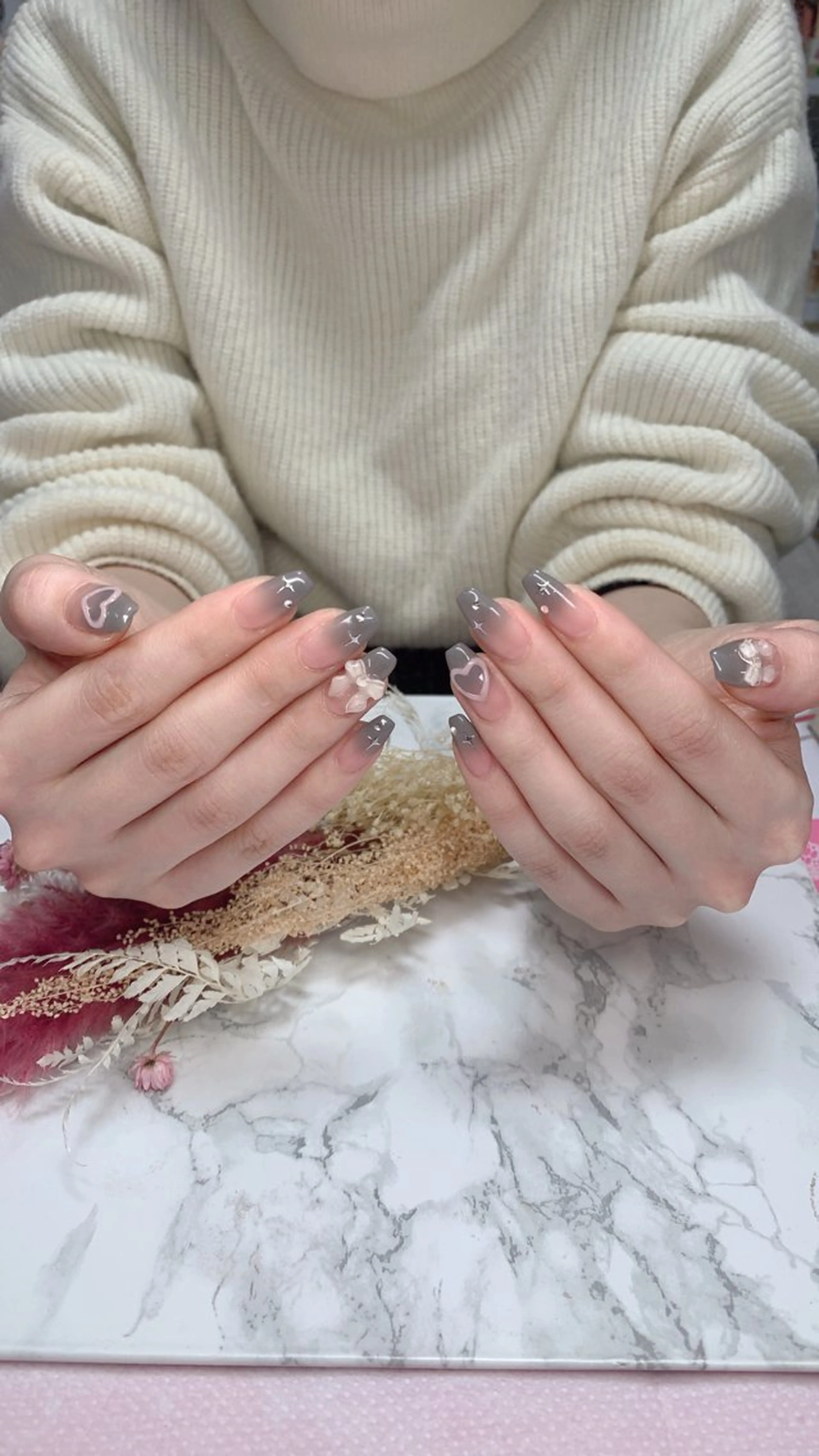 ネイル はな💎ネイル ワンホン、長さ出しのネイルデザイン